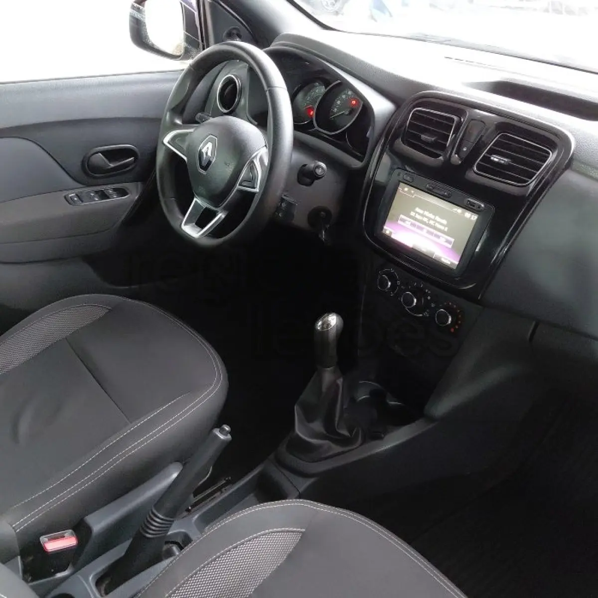 LOTE 012 - RENAULT LOGAN ZEN10MT - ANO 2021/2022 - COMPLETO - SICREDI CAMINHO DAS ÁGUAS