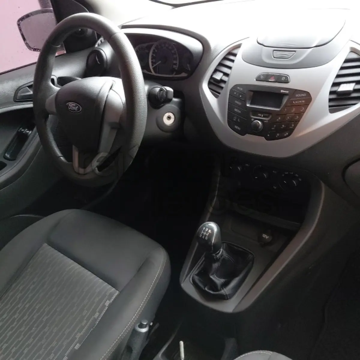 LOTE 011 - FORD KA SE 10 HA B - ANO 2018/2018 - COMPLETO - SICOOB NOVA TRENTO - IPVA 2026 EM ABERTO