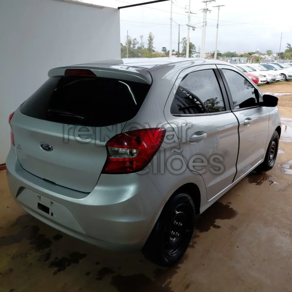 LOTE 011 - FORD KA SE 10 HA B - ANO 2018/2018 - COMPLETO - SICOOB NOVA TRENTO - IPVA 2026 EM ABERTO