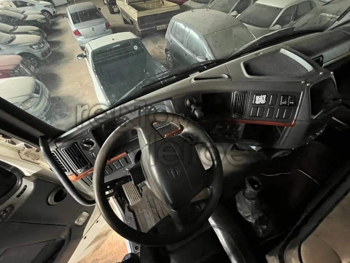 LOTE 015 - VOLVO/FH 440 6X2T - ANO 2009/2010 - COMPLETO - SICREDI DAS CULTURAS - RECUPERADO DE SINISTRO - DEPOSITADO EM IJUI/RS