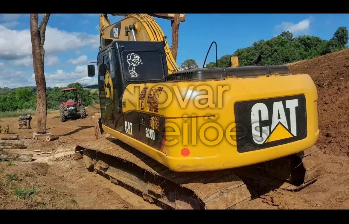 LOTE 005 - ESCAVADEIRA CARTERPILLAR 320 DL - ANO 2011 - CRESOL CENTRO SERRA - DEPOSITADO EM CURITIBANOS/SC