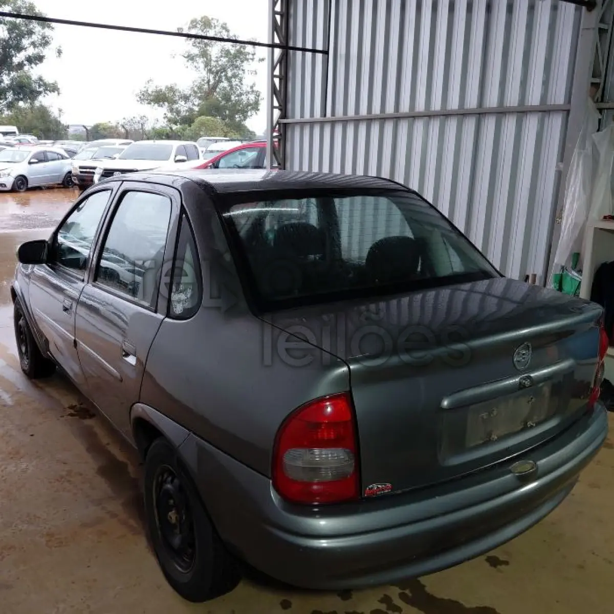 LOTE 006 - GM CLASSIC - ANO 2004/2005 - SICOOB CREDICARU