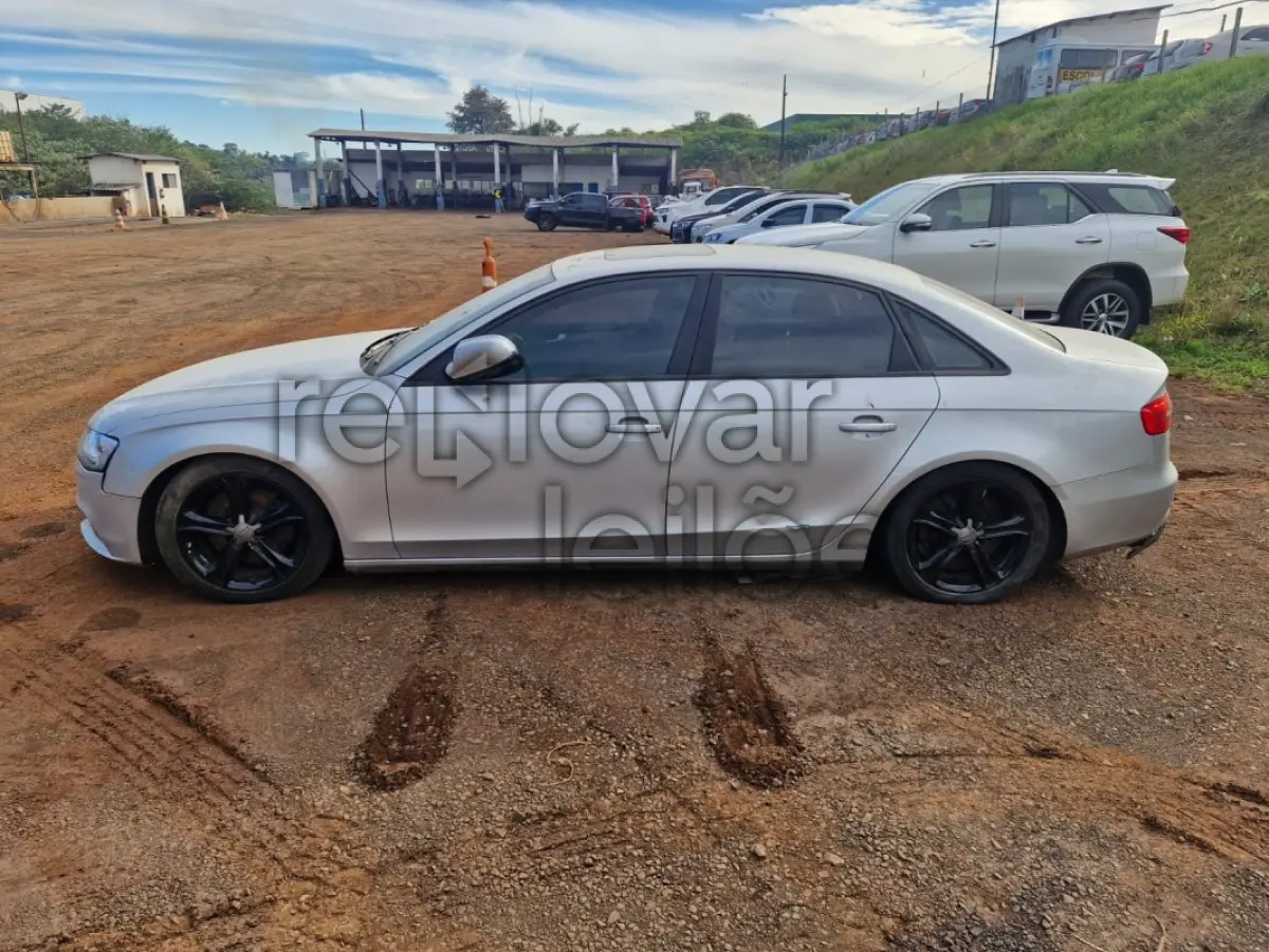 LOTE 017 - AUDI A4 2.0TFSI - ANO 2012/2013 - COMPLETO - SICREDI PIONEIRA - DEPOSITADO EM IJUI/RS