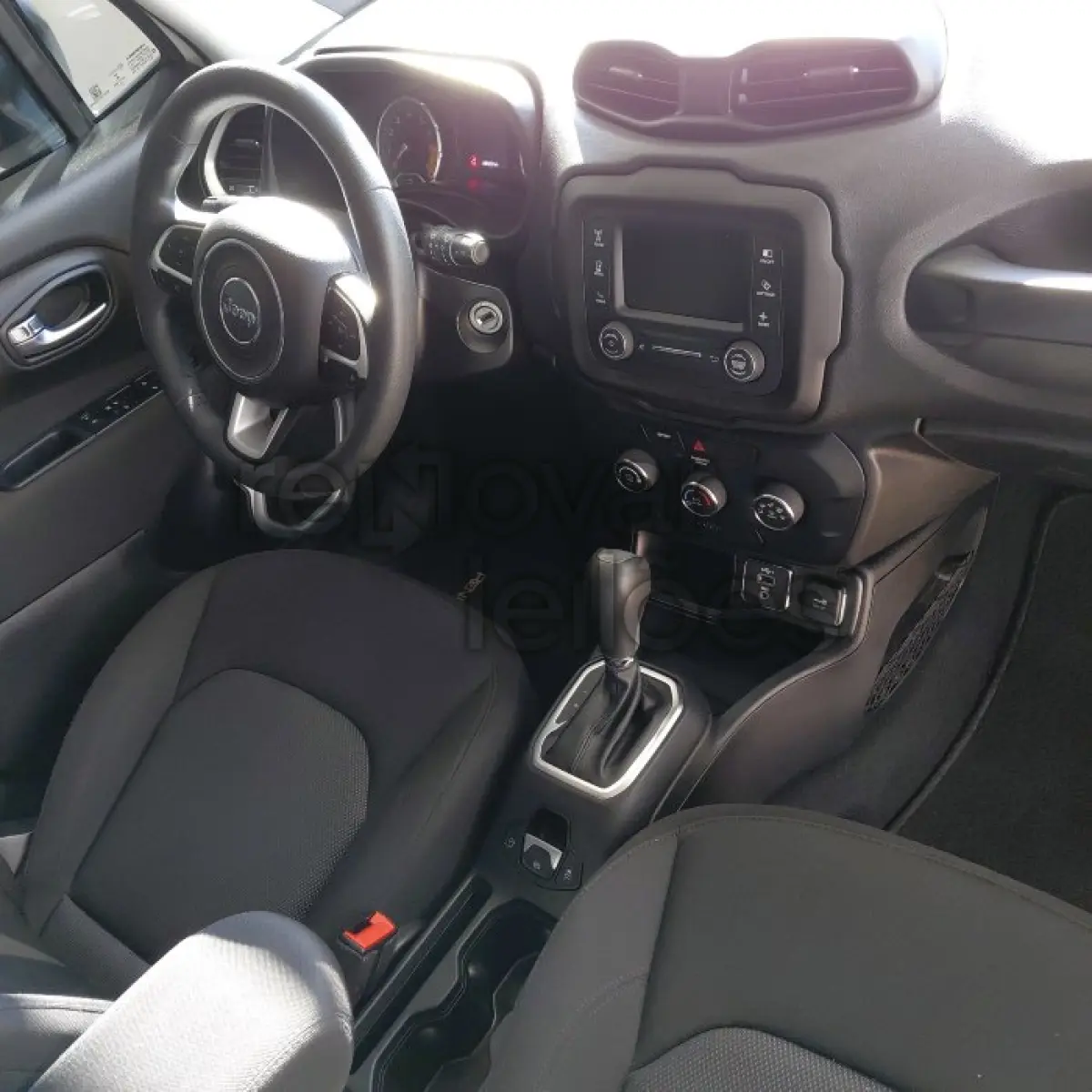 LOTE 011 - JEEP RENEGADE SPORT AT - ANO 2020/2021 - COMPLETO - SICREDI CAMINHO DAS ÁGUAS