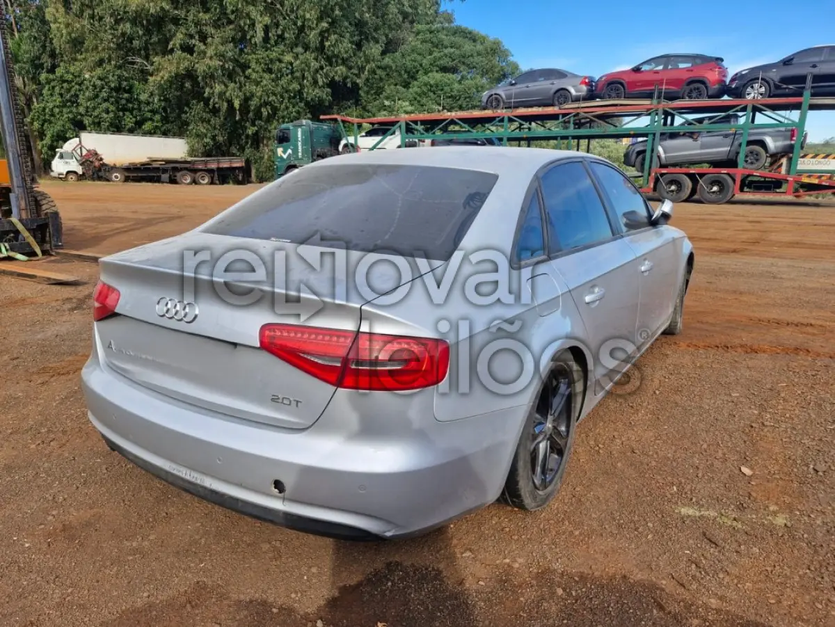 LOTE 017 - AUDI A4 2.0TFSI - ANO 2012/2013 - COMPLETO - SICREDI PIONEIRA - DEPOSITADO EM IJUI/RS