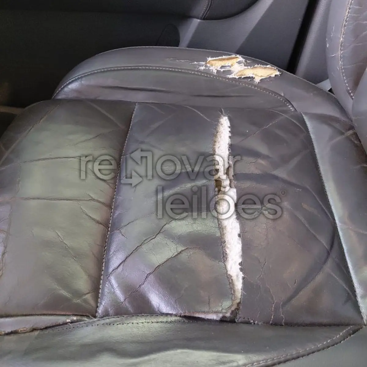 LOTE 032 - VOLKSWAGEN AMAROK CD 4X4 HIGH - ANO 2010/2011 - COMPLETO - SICREDI CAMINHO DAS ÁGUAS