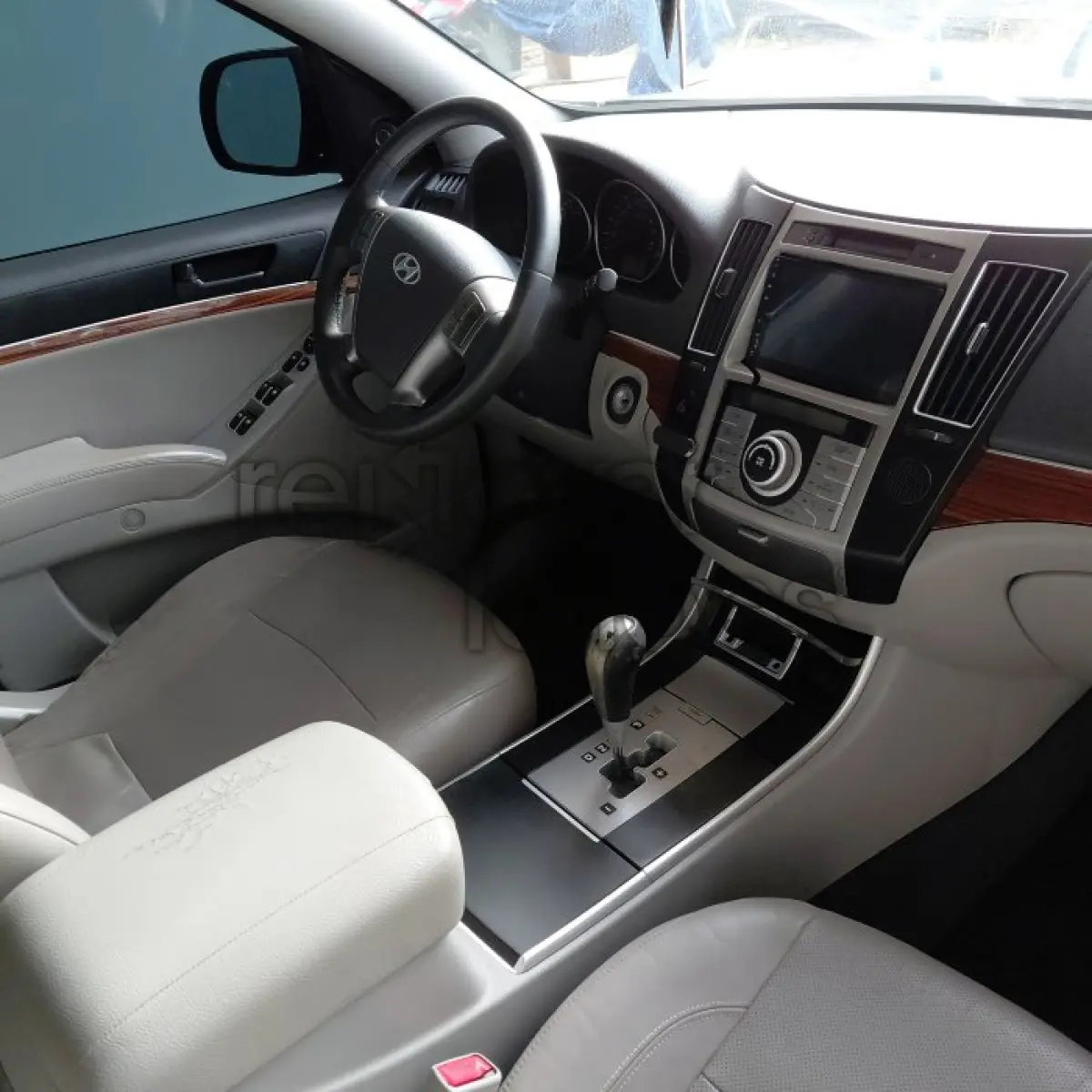 LOTE 031 - HYUNDAI VERACRUZ 3.8V6 - ANO 2010/2011 - COMPLETO - SICREDI CAMINHO DAS ÁGUAS