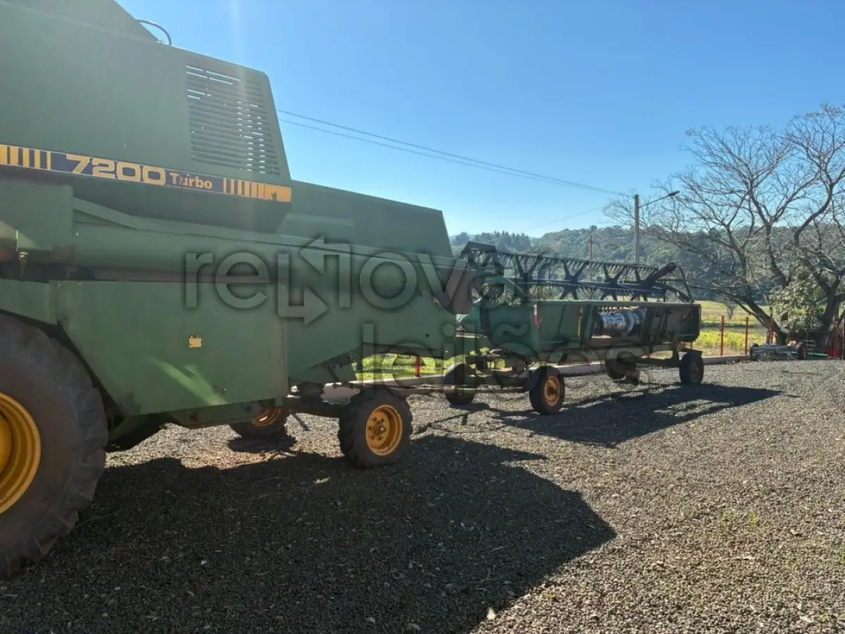 LOTE 013 - COLHEITADEIRA SLC 7200 - ANO 1988 - CRESOL MISSÕES FRONTEIRA - DEPOSITADO EM CERRO LARGO/RS