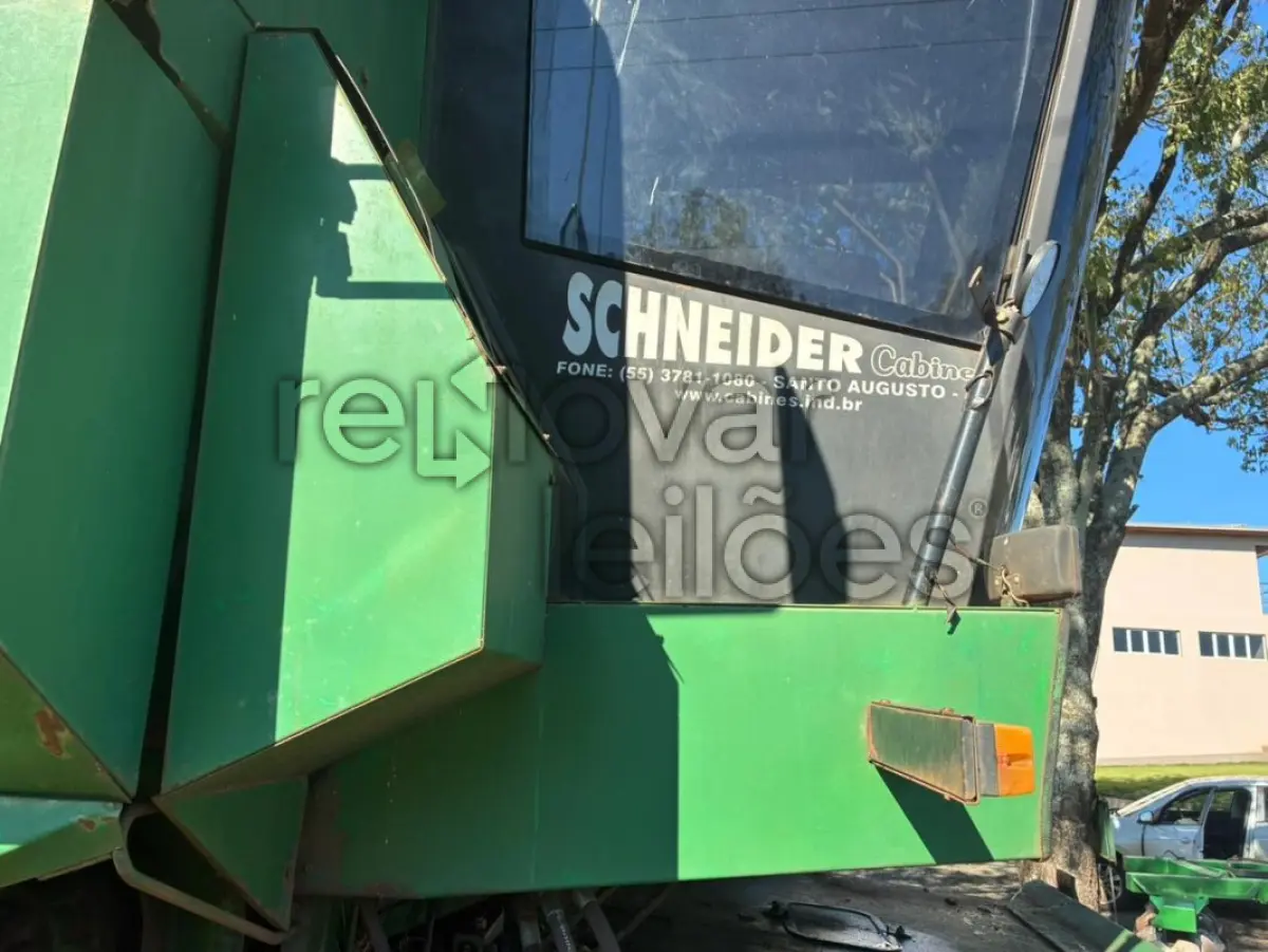 LOTE 013 - COLHEITADEIRA SLC 7200 - ANO 1988 - CRESOL MISSÕES FRONTEIRA - DEPOSITADO EM CERRO LARGO/RS