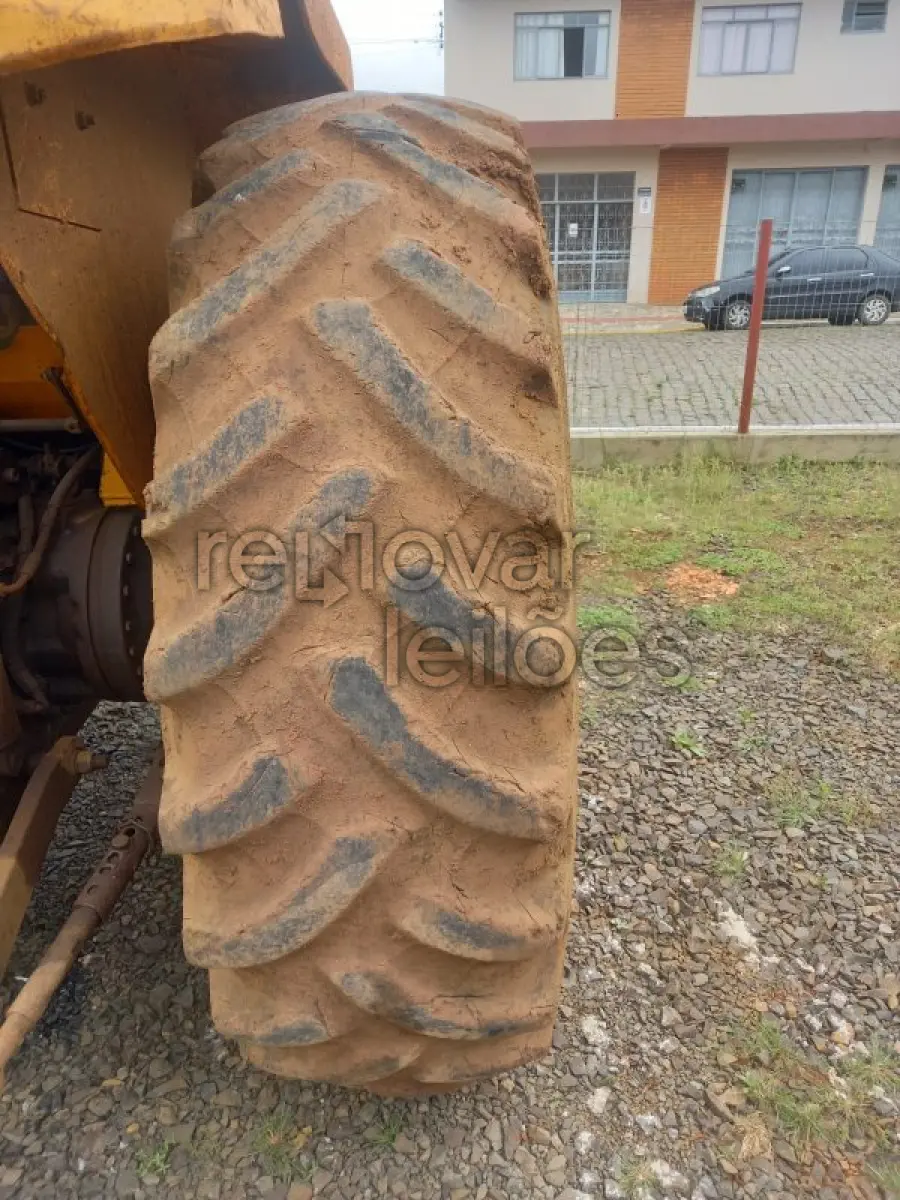 LOTE 002 - TRATOR VALMET 985 - ANO 1995 - CRESOL CENTRO SERRA - DEPOSITADO EM CURITIBANOS/SC