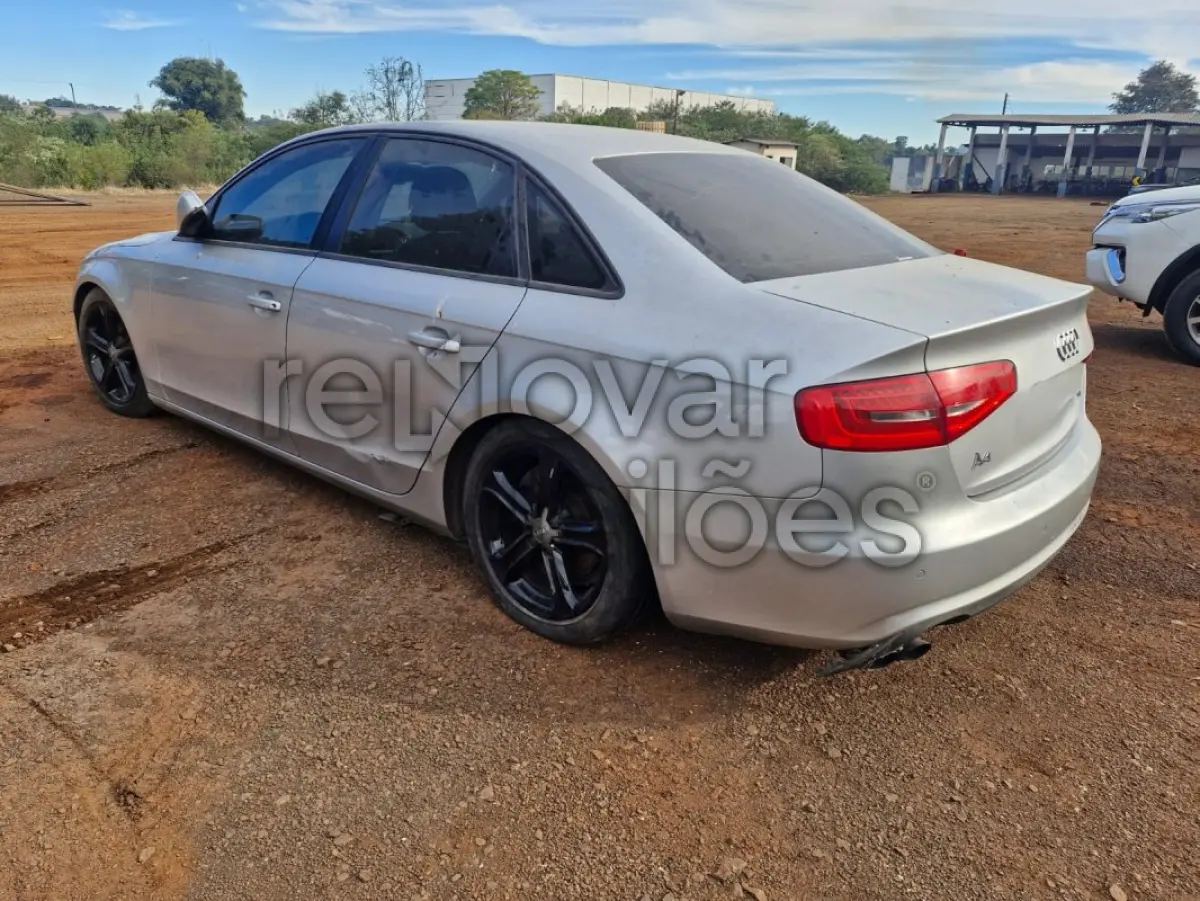 LOTE 017 - AUDI A4 2.0TFSI - ANO 2012/2013 - COMPLETO - SICREDI PIONEIRA - DEPOSITADO EM IJUI/RS