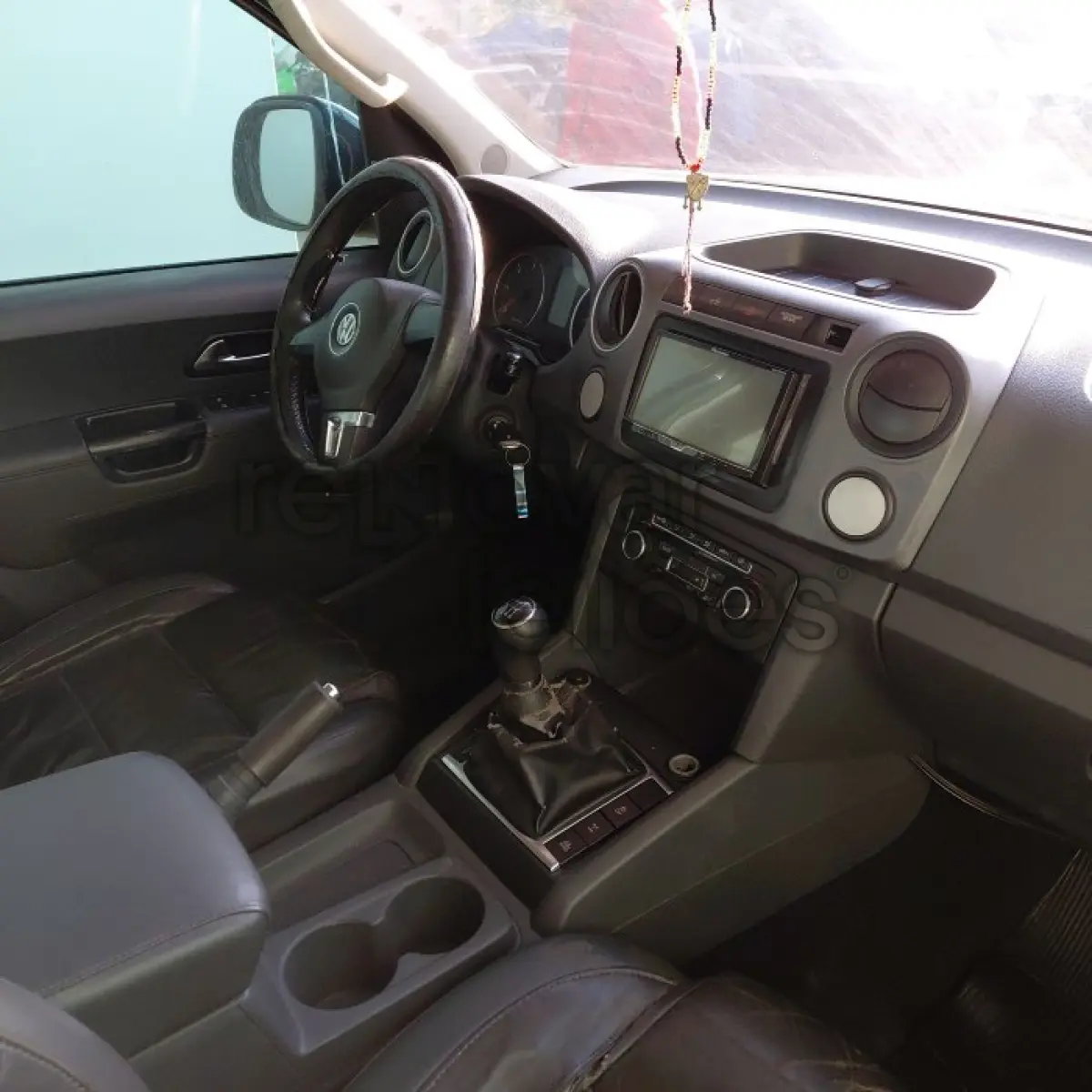 LOTE 032 - VOLKSWAGEN AMAROK CD 4X4 HIGH - ANO 2010/2011 - COMPLETO - SICREDI CAMINHO DAS ÁGUAS