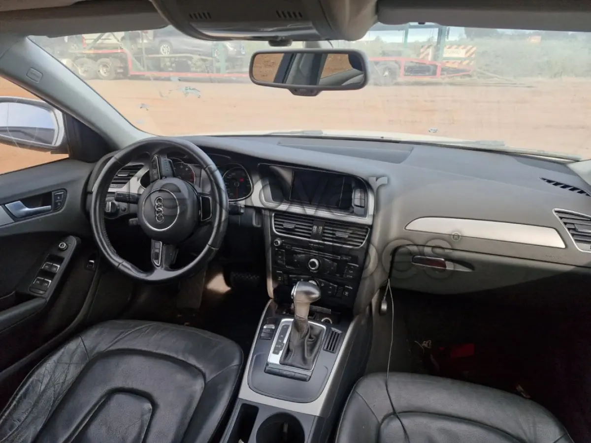 LOTE 017 - AUDI A4 2.0TFSI - ANO 2012/2013 - COMPLETO - SICREDI PIONEIRA - DEPOSITADO EM IJUI/RS