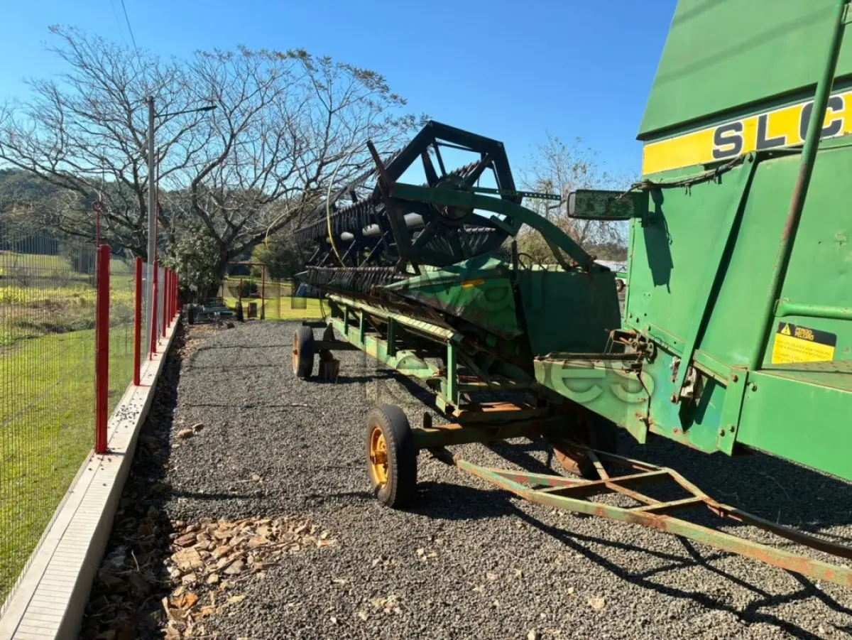 LOTE 013 - COLHEITADEIRA SLC 7200 - ANO 1988 - CRESOL MISSÕES FRONTEIRA - DEPOSITADO EM CERRO LARGO/RS