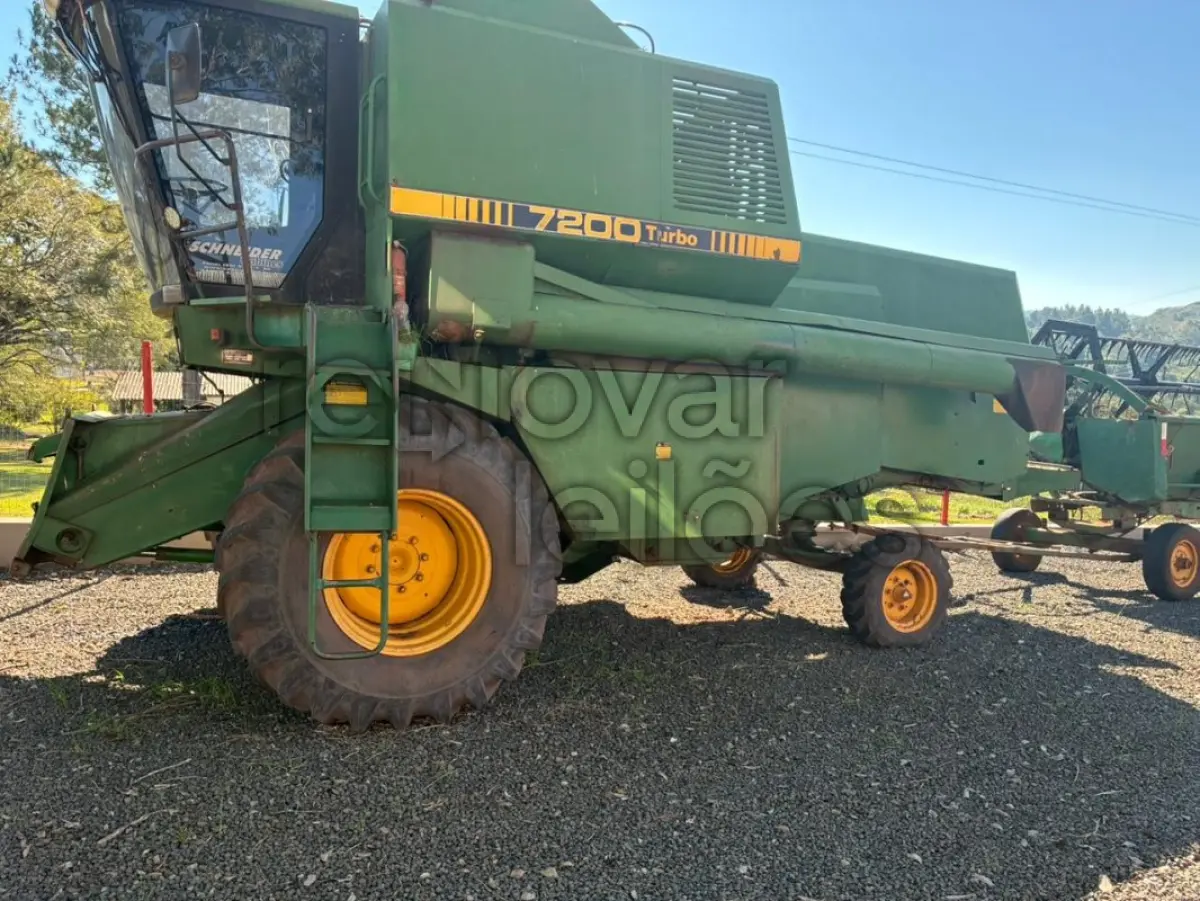 LOTE 013 - COLHEITADEIRA SLC 7200 - ANO 1988 - CRESOL MISSÕES FRONTEIRA - DEPOSITADO EM CERRO LARGO/RS