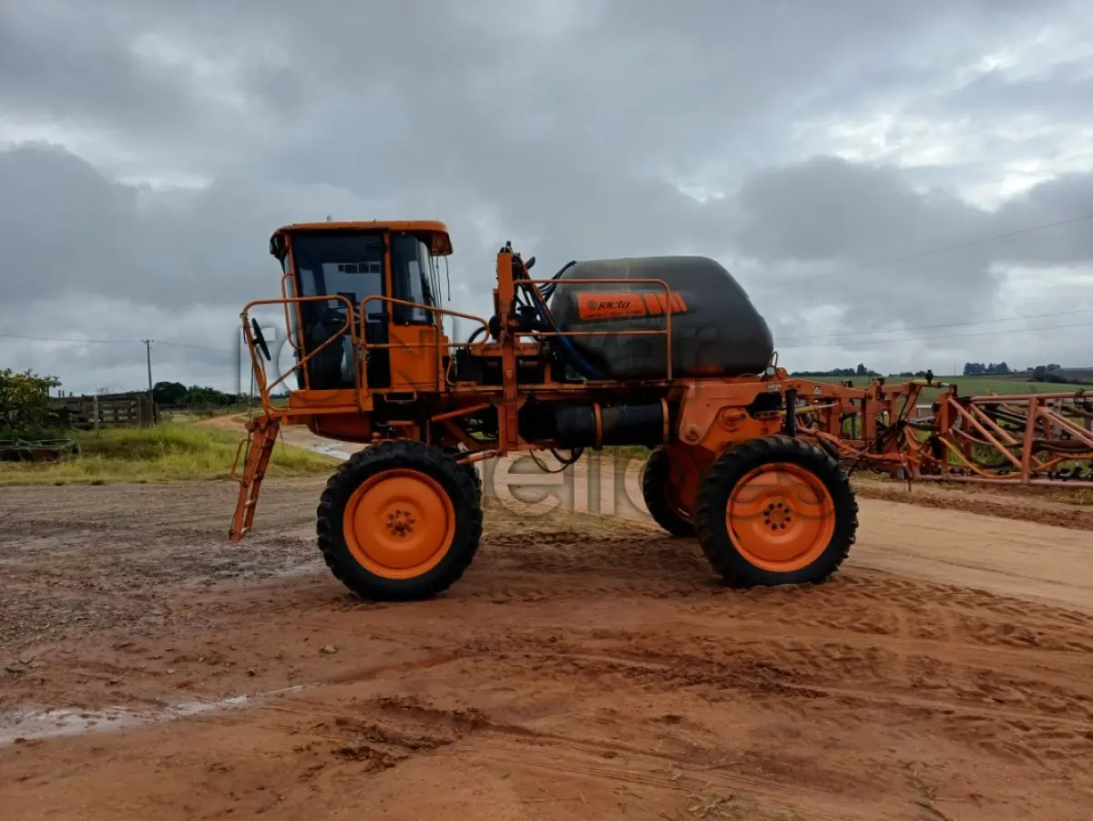 LOTE 029 - PULVERIZADOR JACTO UNIPORT 2500 - ANO 2008 - CRESOL CONFIANÇA - DEPOSITADO EM SANTA MARIA/RS