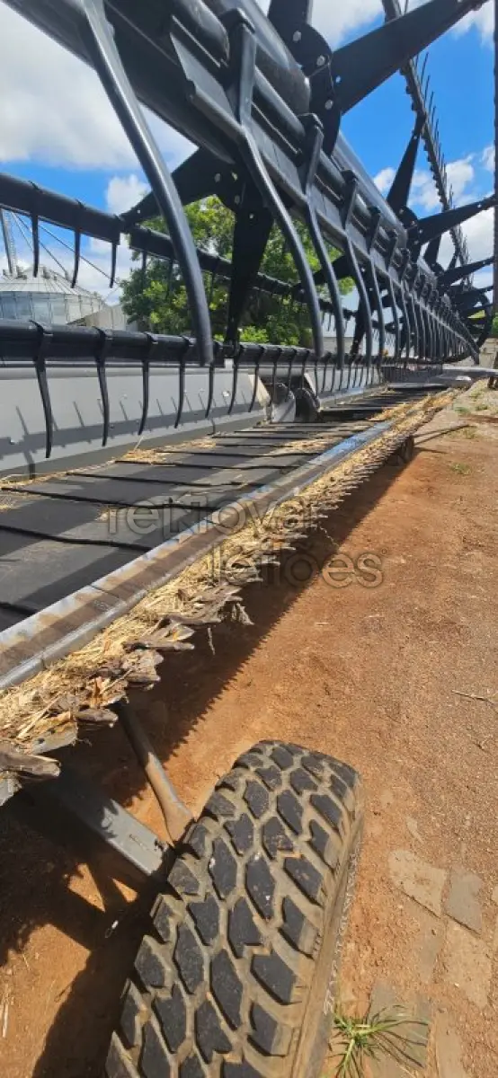 LOTE 007 - PLATAFORMA MASSEY FERGUSON 30 PÉS - ANO 2019 - CRESOL CENTRO SERRA - DEPOSITADO EM CURITIBANOS/SC