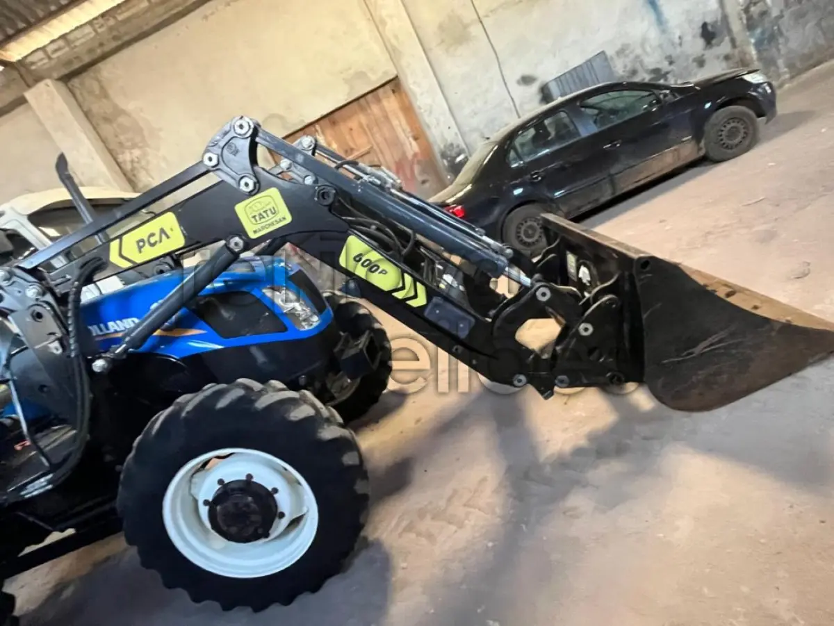 LOTE 009 - TRATOR NEW HOLLAND TLS 80 C/ CONCHA FRONTAL - ANO 2023 - CRESOL CENTRO SERRA - DEPOSITADO EM CURITIBANOS/SC