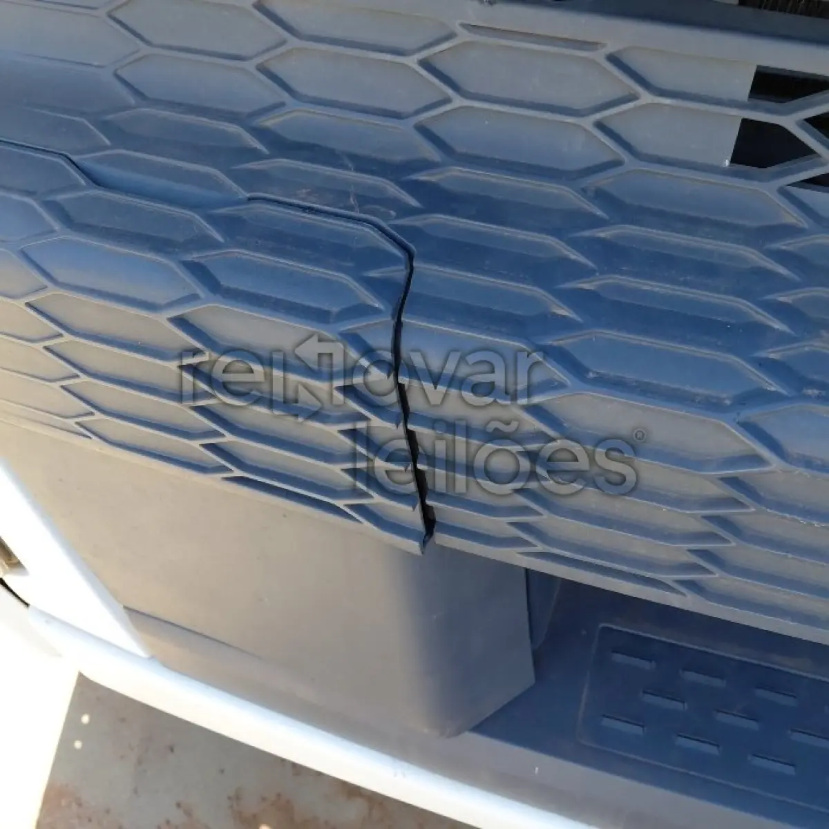 LOTE 001 - VOLVO VM 330 8X2R - ANO 2020/2021 - COMPLETO - SICREDI SERRANA - RECUPERADO DE SINISTRO