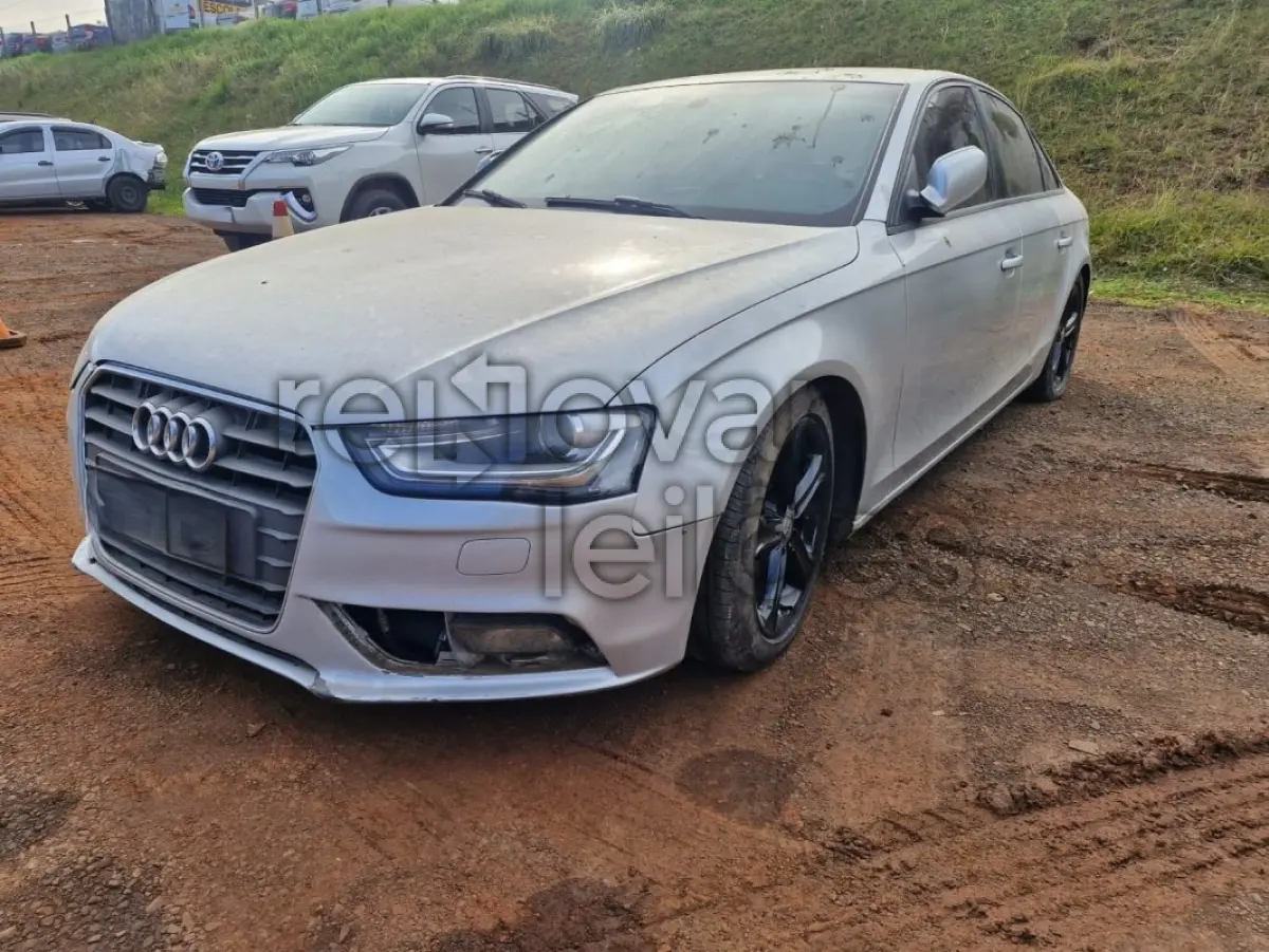 LOTE 017 - AUDI A4 2.0TFSI - ANO 2012/2013 - COMPLETO - SICREDI PIONEIRA - DEPOSITADO EM IJUI/RS