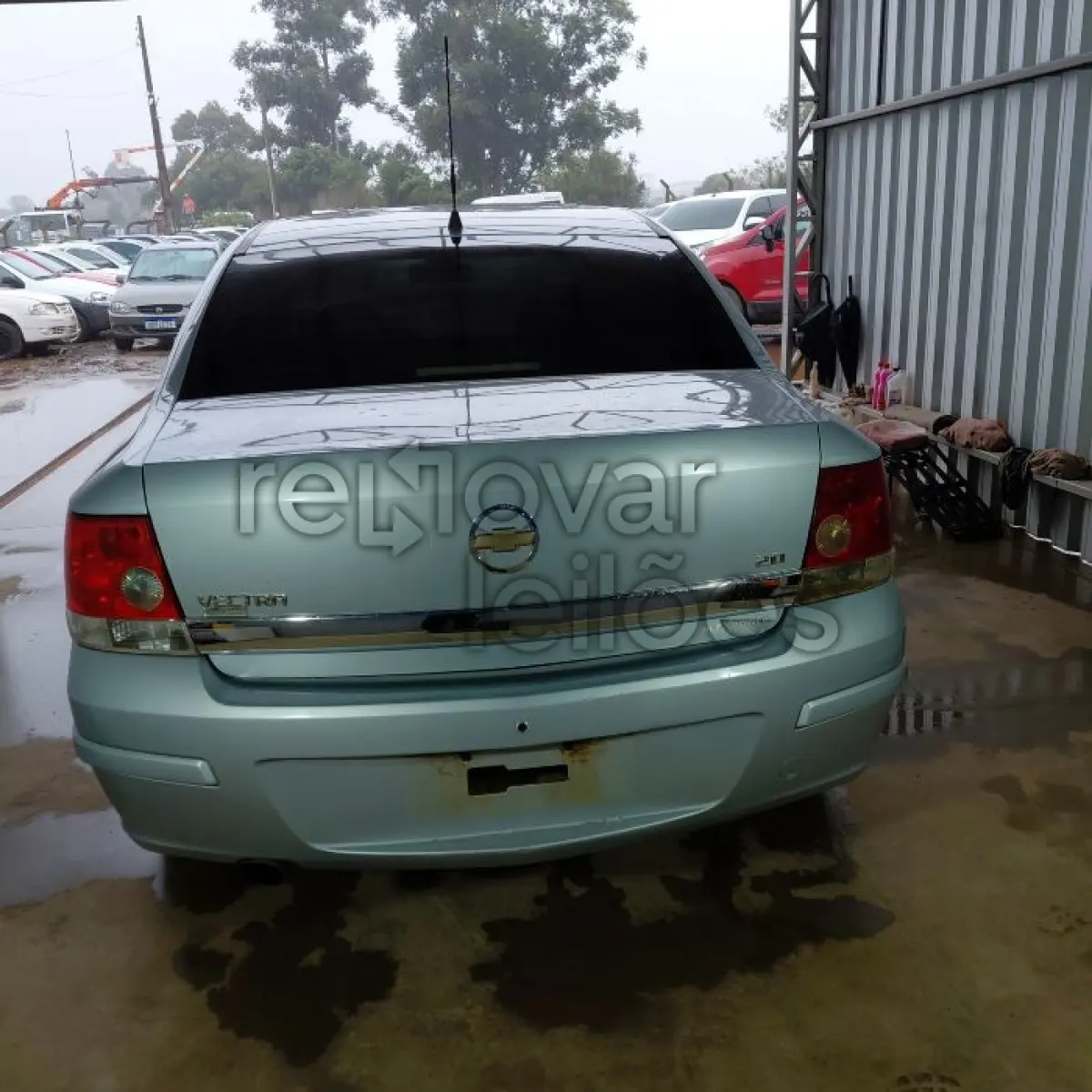 LOTE 007 - CHEVROLET VECTRA SEDAN ELEGANCE - ANO 2005/2006 - SICOOB CREDICARU