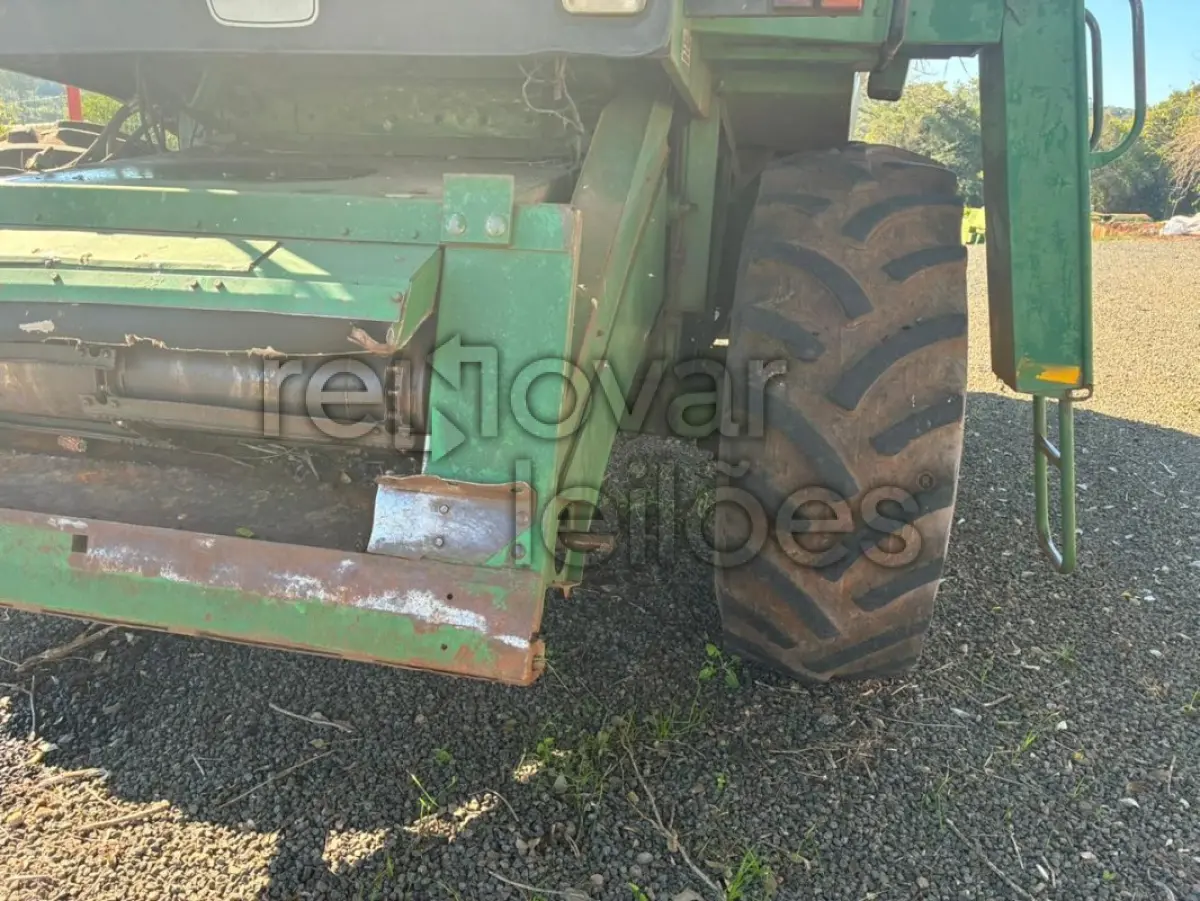 LOTE 013 - COLHEITADEIRA SLC 7200 - ANO 1988 - CRESOL MISSÕES FRONTEIRA - DEPOSITADO EM CERRO LARGO/RS