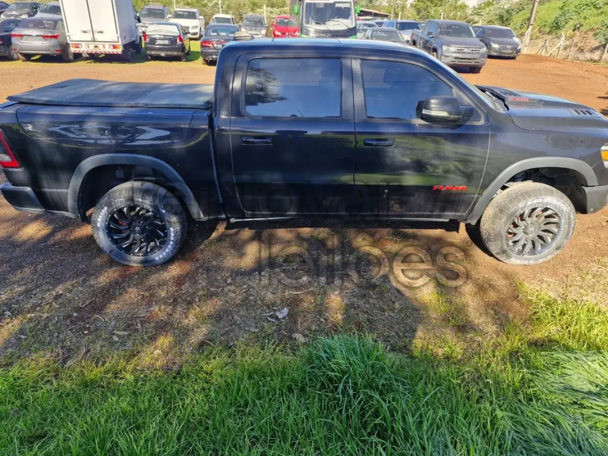 LOTE 009 - DODGE RAM 1500 REBEL - ANO 2022/2022 - COMPLETO - SICREDI ALIANÇA - DEPOSITADO EM IJUI/RS