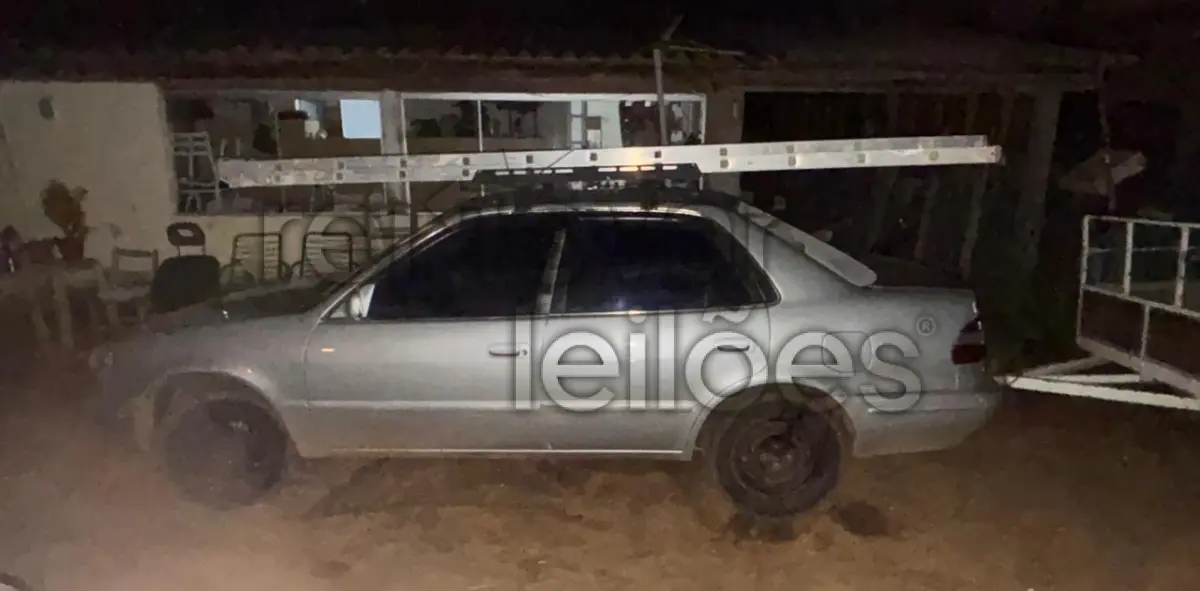 LOTE 004 - TOYOTA/COROLLA XEI, ANO 1999, PLACA M*****0