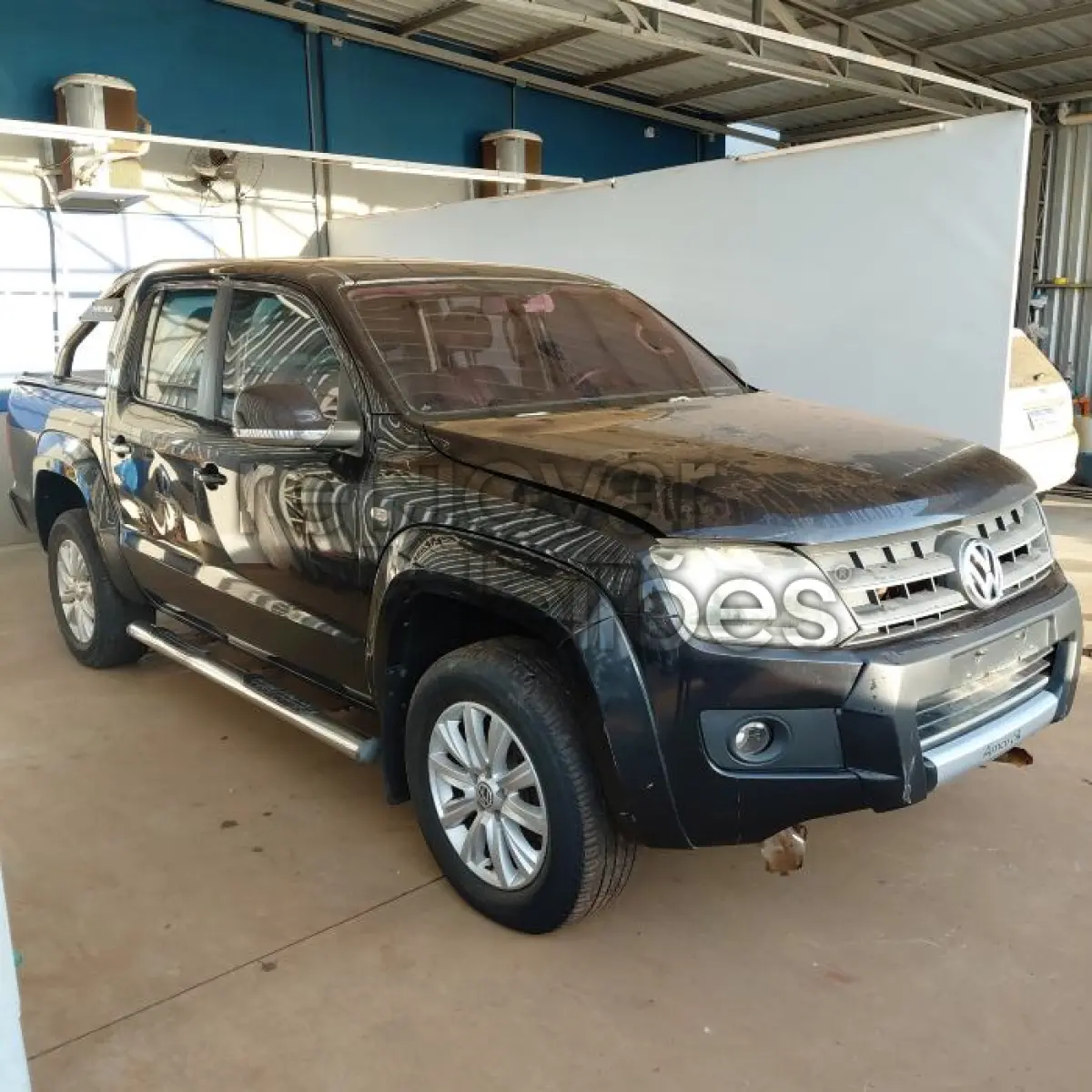 LOTE 032 - VOLKSWAGEN AMAROK CD 4X4 HIGH - ANO 2010/2011 - COMPLETO - SICREDI CAMINHO DAS ÁGUAS