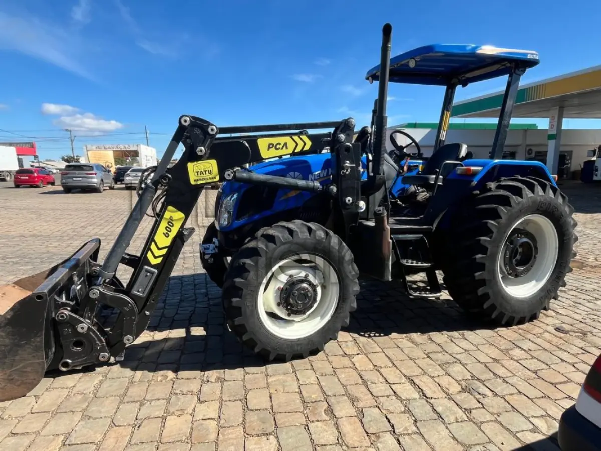 LOTE 009 - TRATOR NEW HOLLAND TLS 80 C/ CONCHA FRONTAL - ANO 2023 - CRESOL CENTRO SERRA - DEPOSITADO EM CURITIBANOS/SC