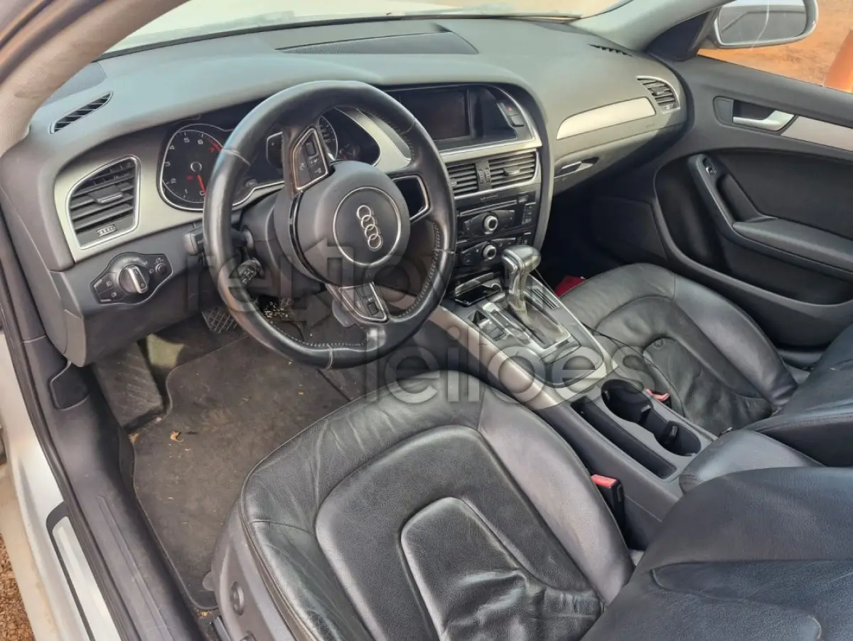LOTE 017 - AUDI A4 2.0TFSI - ANO 2012/2013 - COMPLETO - SICREDI PIONEIRA - DEPOSITADO EM IJUI/RS