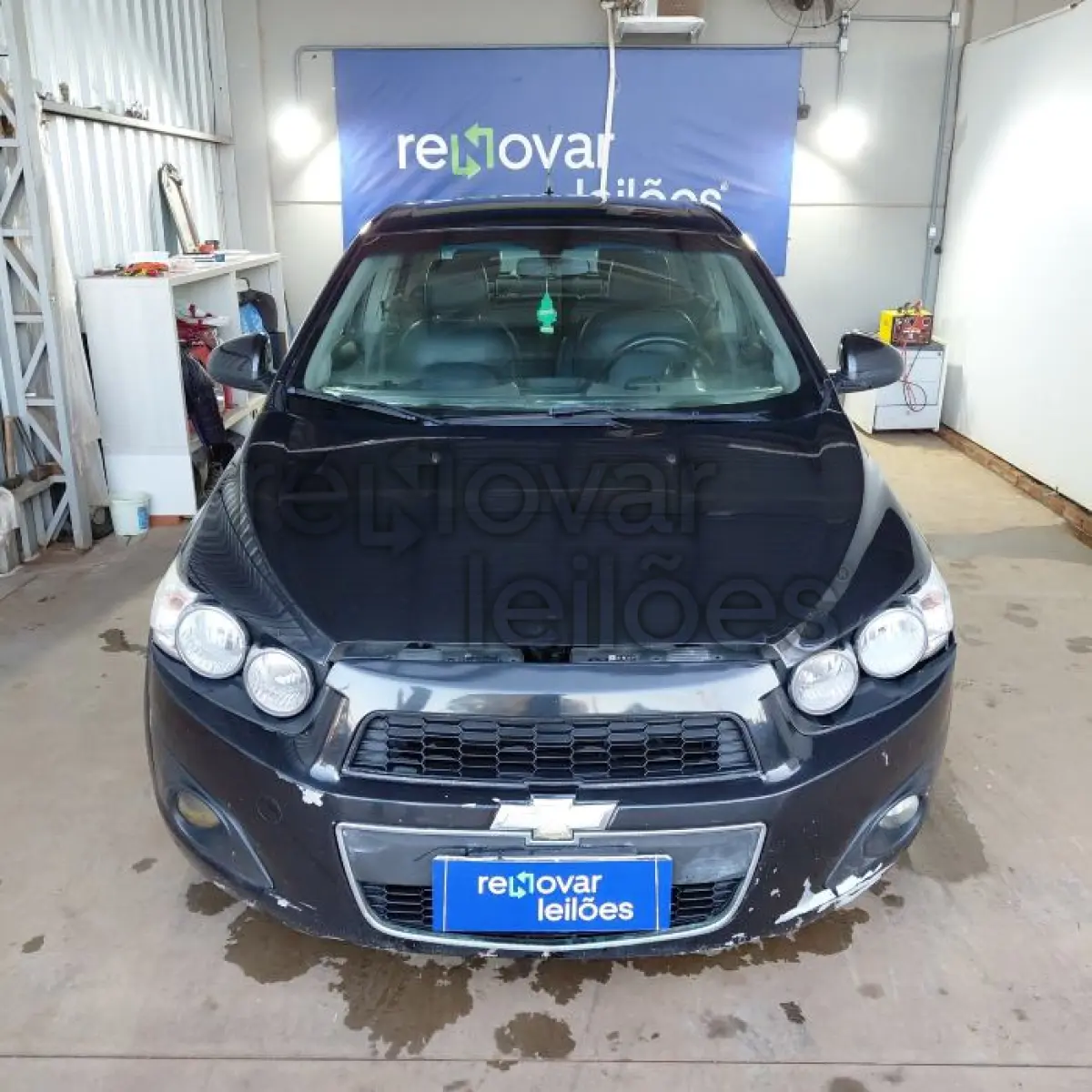 LOTE 005 - CHEVROLET SONIC LTZ NB AT - ANO 2013/2013 - COMPLETO -  SICREDI INTERESTADOS - INDÍCIO  DE SINISTRO E PASSAGEM POR LEILÃO