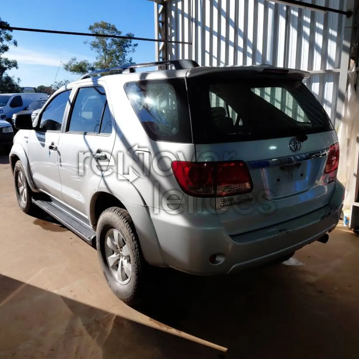 LOTE 008 - TOYOTA HILUXSW4 SRV4X4 - ANO 2005/2006 - COMPLETO - SICREDI INTERESTADOS