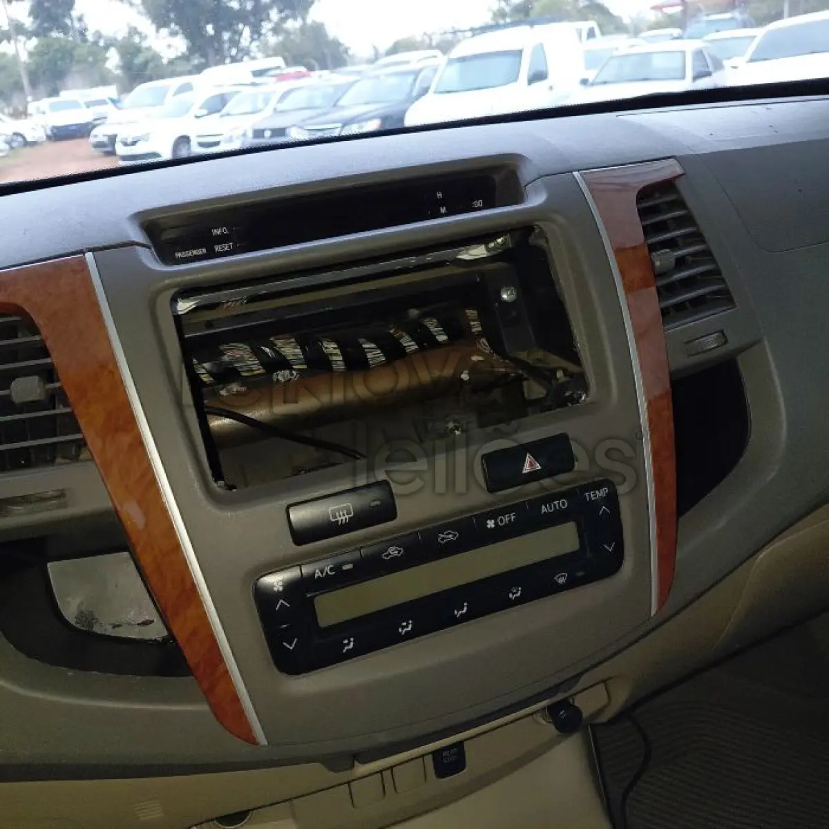 LOTE 068 - TOYOTA HILUXSW4 SRV4X4 - ANO 2010/2010 - COMPLETO - SICREDI CAMINHO DAS AGUAS