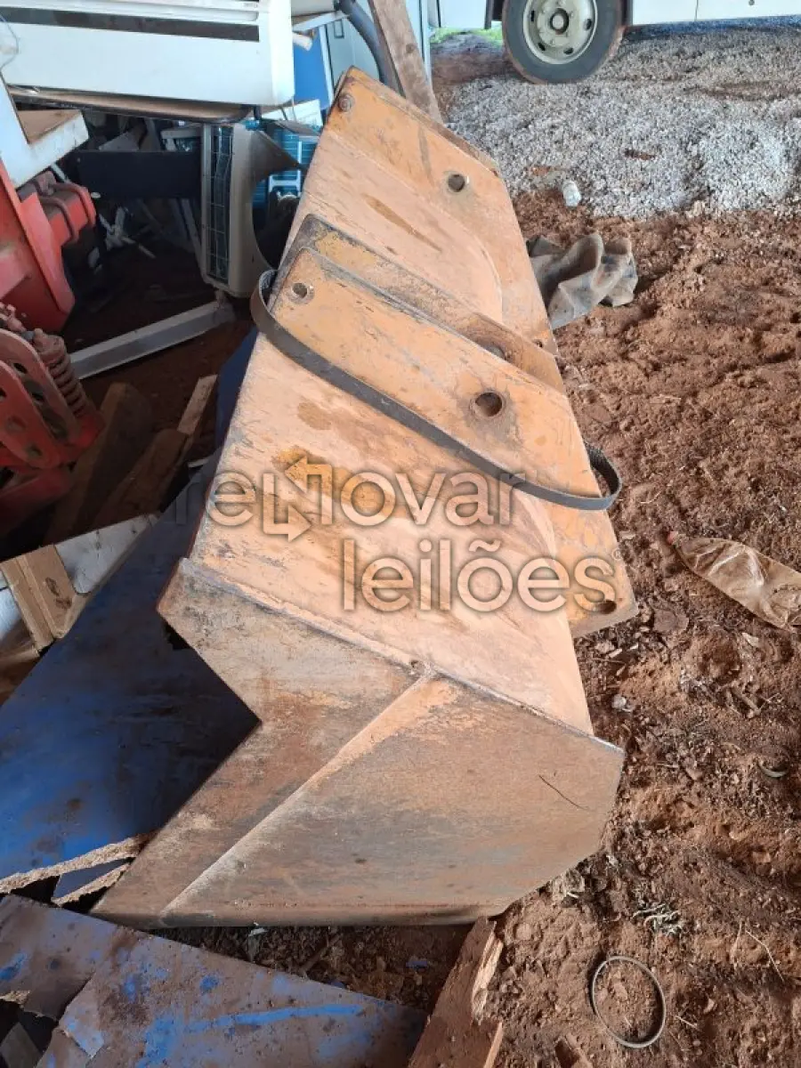 LOTE 003 - RETROESCAVADEIRA CASE, MODELO 580M