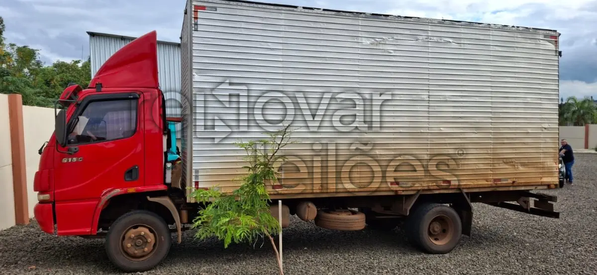 LOTE 012 - M. BENZ 915C ACELLO - ANO 2009/2009 - CRESOL ESSÊNCIA - DEPOSITADO EM SANTO CRISTO/RS