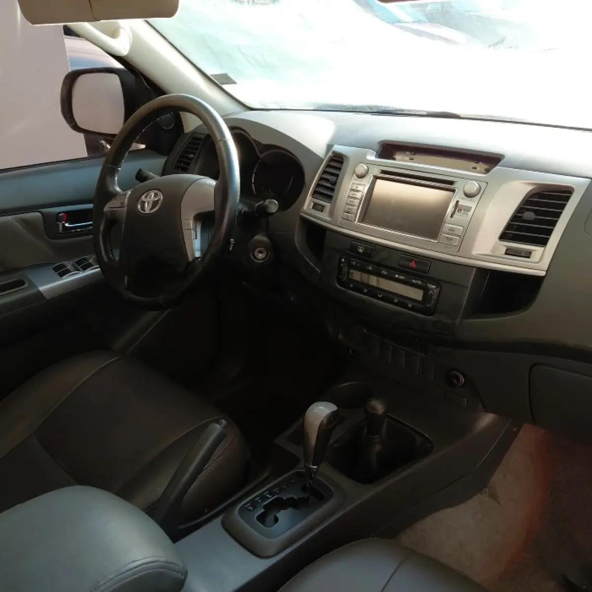 LOTE 066 - TOYOTA HILUX CD4X4 SRV - ANO 2013/2013 - COMPLETO - SICREDI DAS CULTURAS