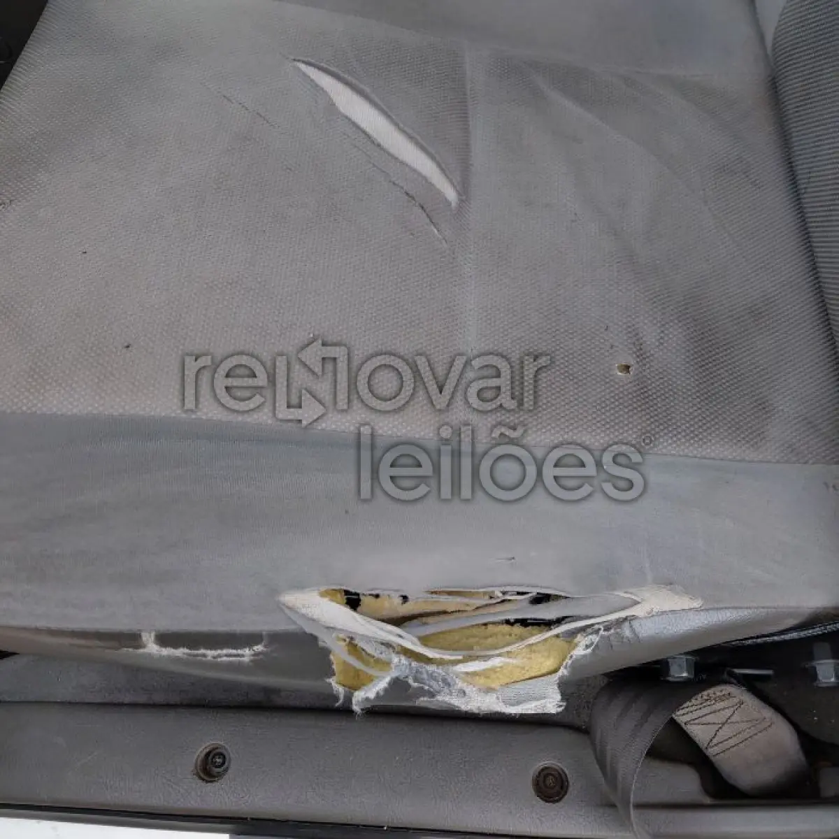 LOTE 048 - HYUNDAI HR HDB - ANO 2013/2014 - SICREDI CENTRO