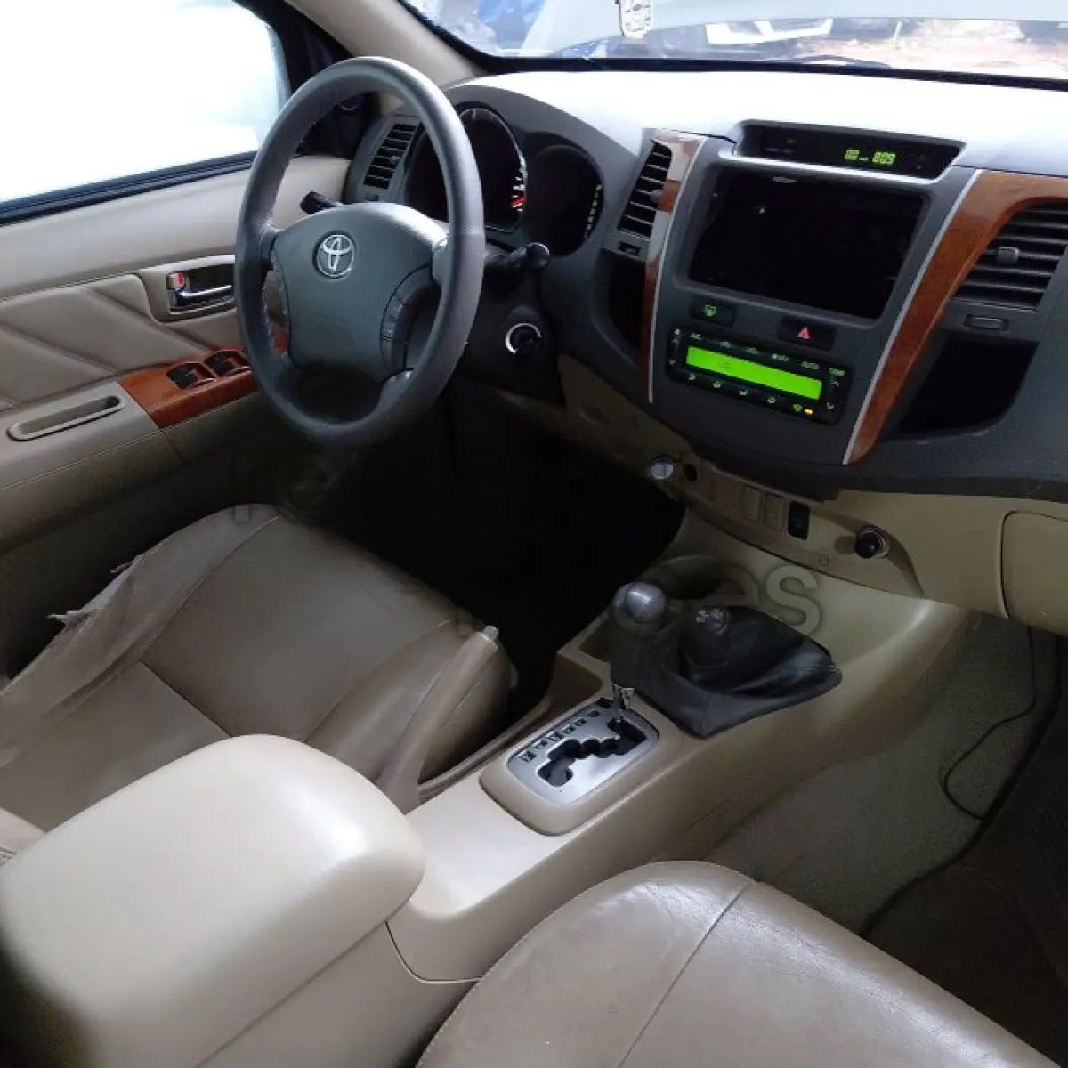 LOTE 068 - TOYOTA HILUXSW4 SRV4X4 - ANO 2010/2010 - COMPLETO - SICREDI CAMINHO DAS AGUAS