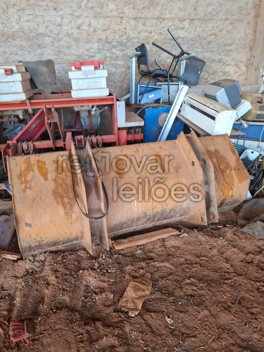LOTE 003 - RETROESCAVADEIRA CASE, MODELO 580M