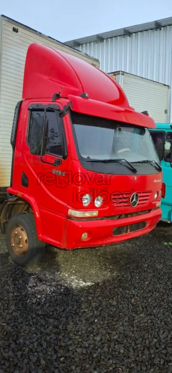LOTE 012 - M. BENZ 915C ACELLO - ANO 2009/2009 - CRESOL ESSÊNCIA - DEPOSITADO EM SANTO CRISTO/RS