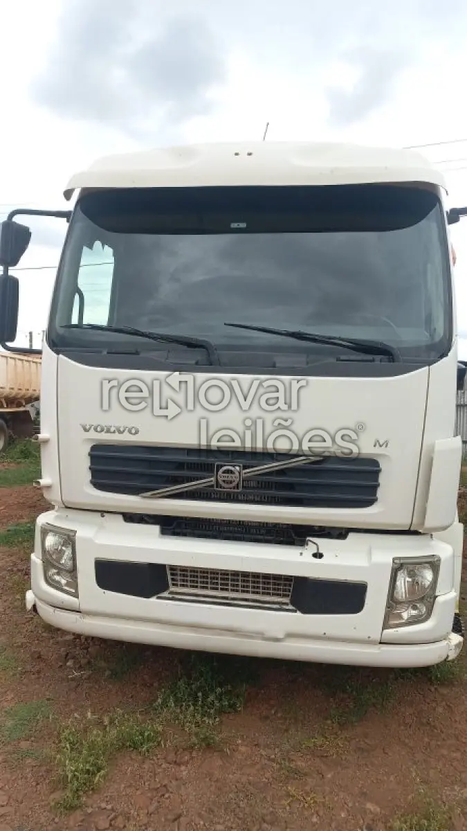 LOTE 013 - VOLVO VM 260 - ANO 2011/2011 - CRESOL ESSÊNCIA - DEPOSITADO EM SANTO CRISTO/RS