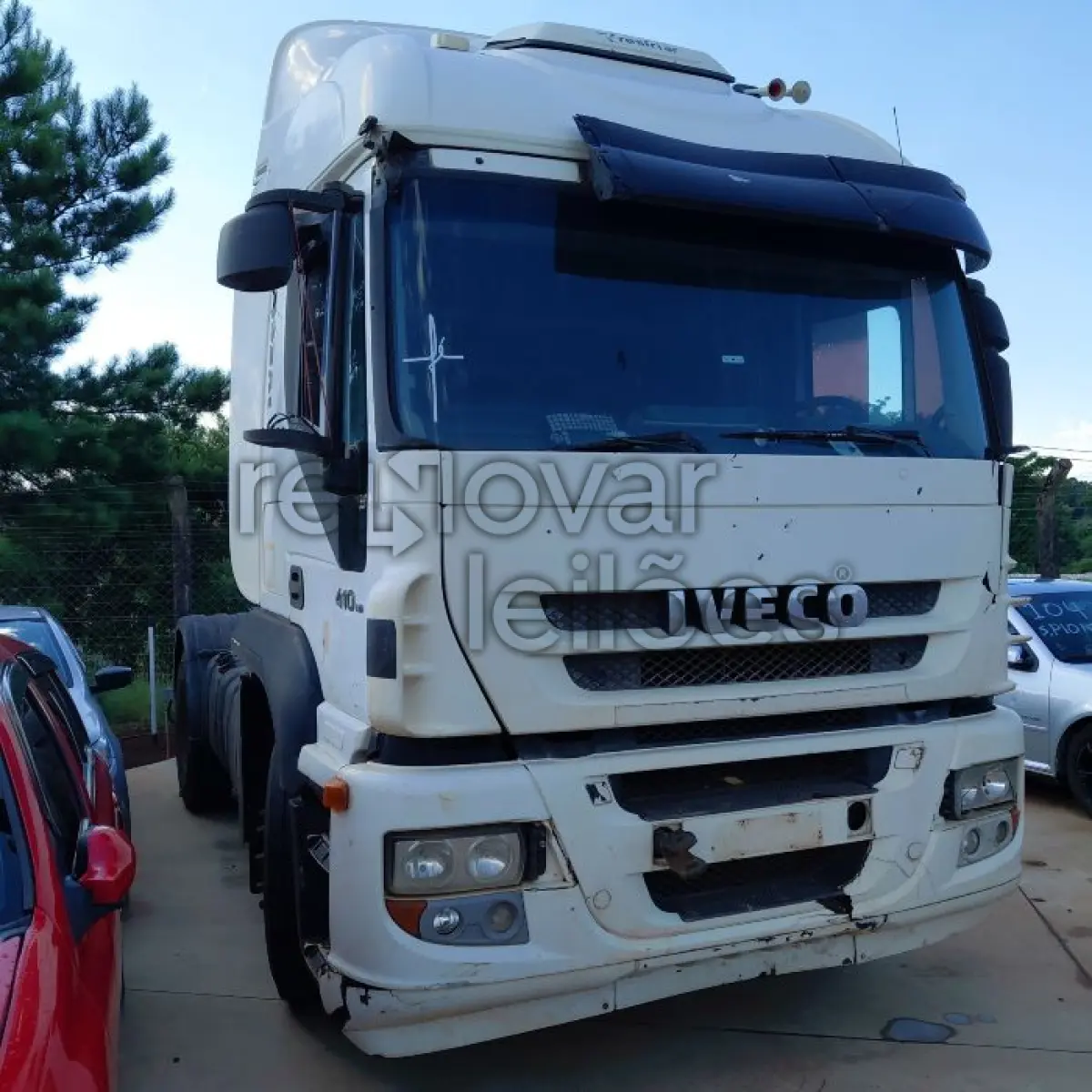 LOTE 083 - IVECO STRALIS 490S41T - ANO 2010/2010 - SICREDI UNIÃO - RECUPERADO DE SINISTRO