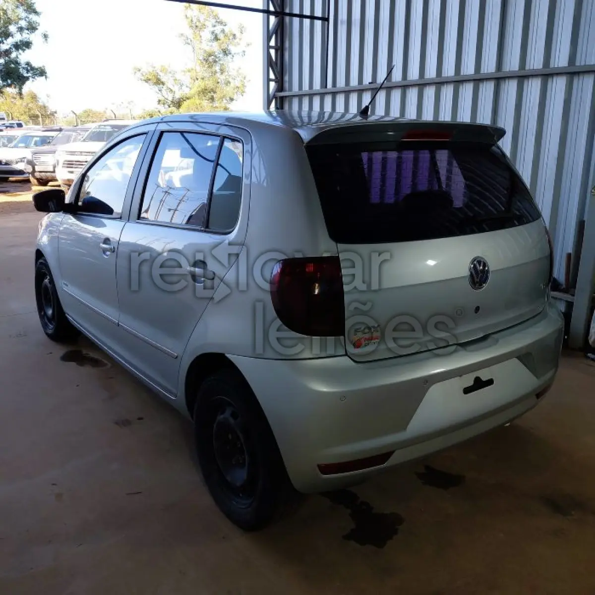 LOTE 029 - VOLKSWAGEN FOX 16 PRIME GII - ANO 2010/2011 - COMPLETO - SICREDI RAIZES - INDÍCIO DE SINISTRO E PASSAGEM POR LEILÃO