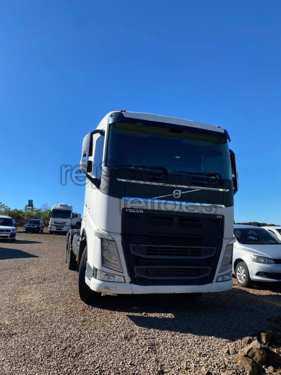 LOTE 026 - VOLVO/FH 540 6X4T - ANO 2017/2018 - SICREDI ALTOS DA SERRA - DEPOSITADO EM TAPEJARA/RS