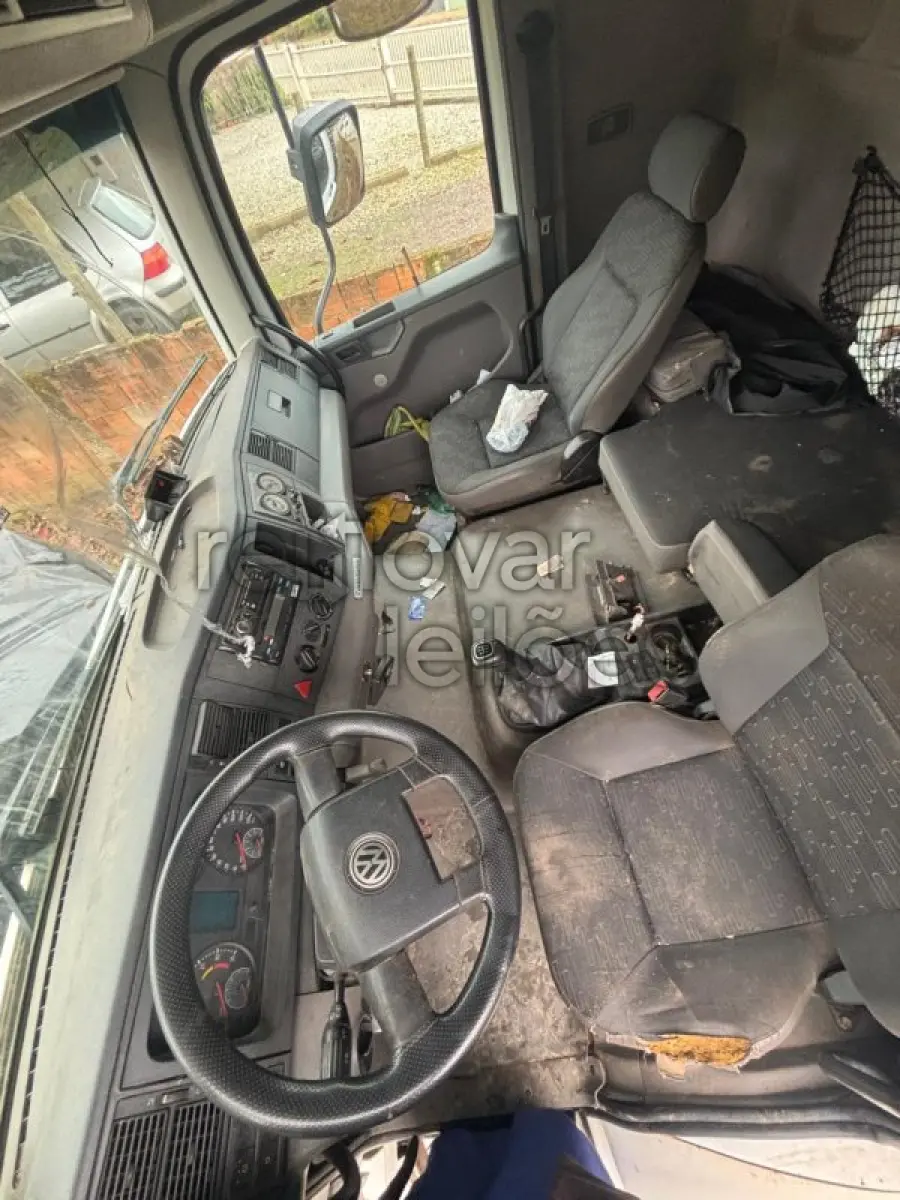 LOTE 047 - VOLKSWAGEN 24.280 6X2 ANO 2013/2013 - SICOOB NOVA TRENTO - DEPOSITADO EM NOVA TRENTO/SC