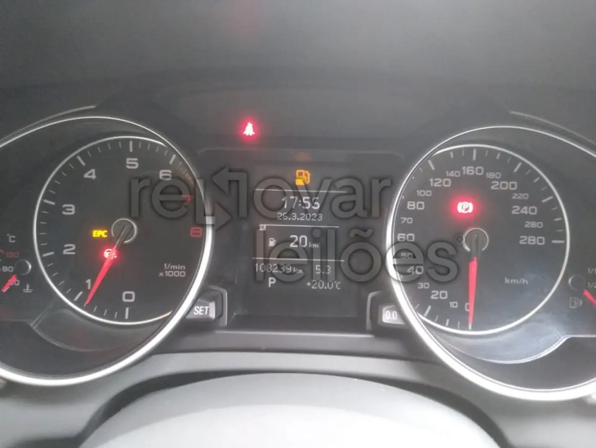 LOTE 001 - AUDI A5 SPB 2.0TFSI AT - ANO 2013/2014 - COMPLETO - UNICRED PROSPERAR - INDICIO DE SINISTRO E PASSAGEM POR LEILÃO - DEPOSITADO EM SANTANA DO LIVRAMENTO/RS