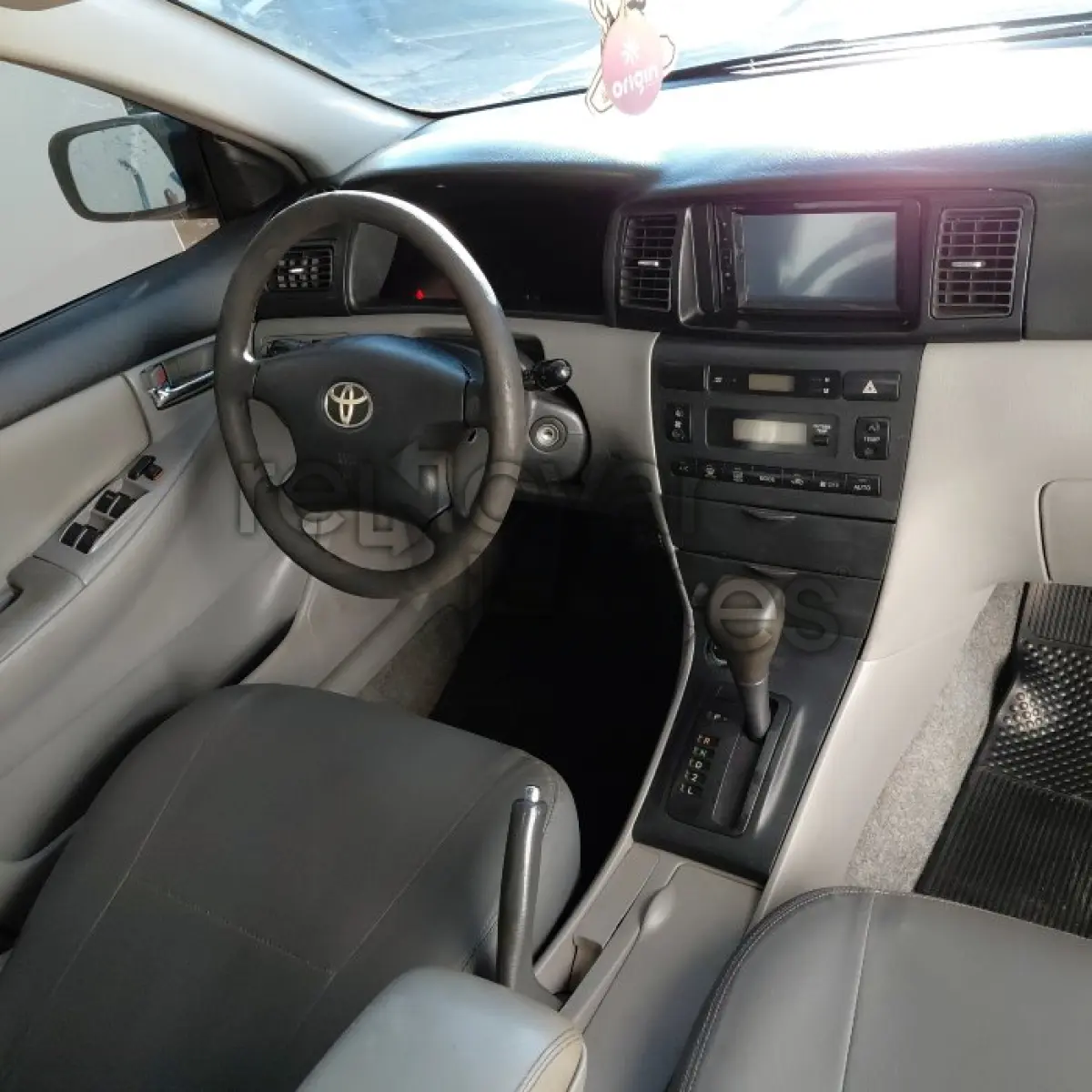 LOTE 031 - TOYOTA COROLLA SEG18VVT - ANO 2003/2003 - COMPLETO - SICREDI RAIZES - PASSAGEM POR LEILÃO