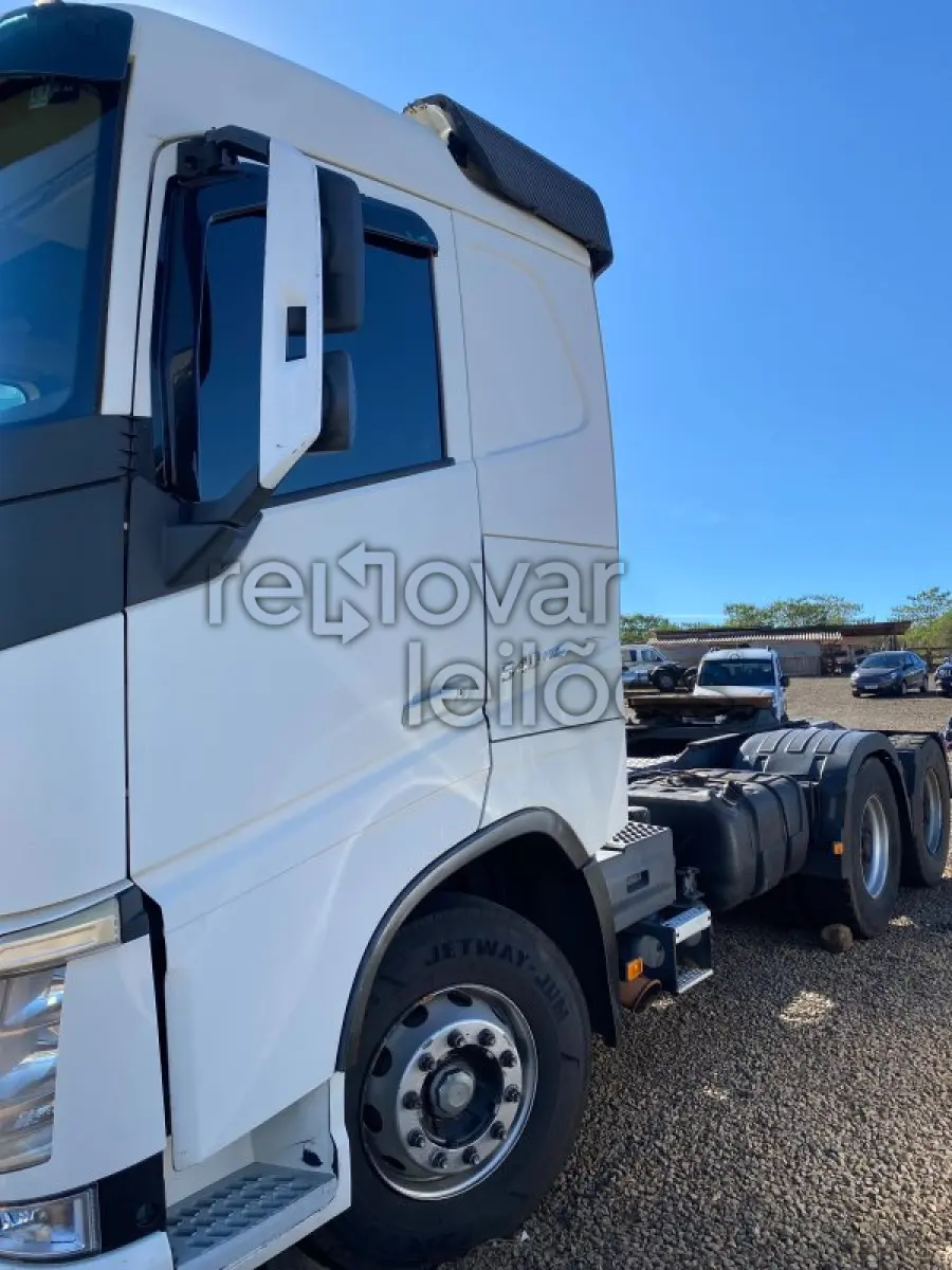 LOTE 026 - VOLVO/FH 540 6X4T - ANO 2017/2018 - SICREDI ALTOS DA SERRA - DEPOSITADO EM TAPEJARA/RS
