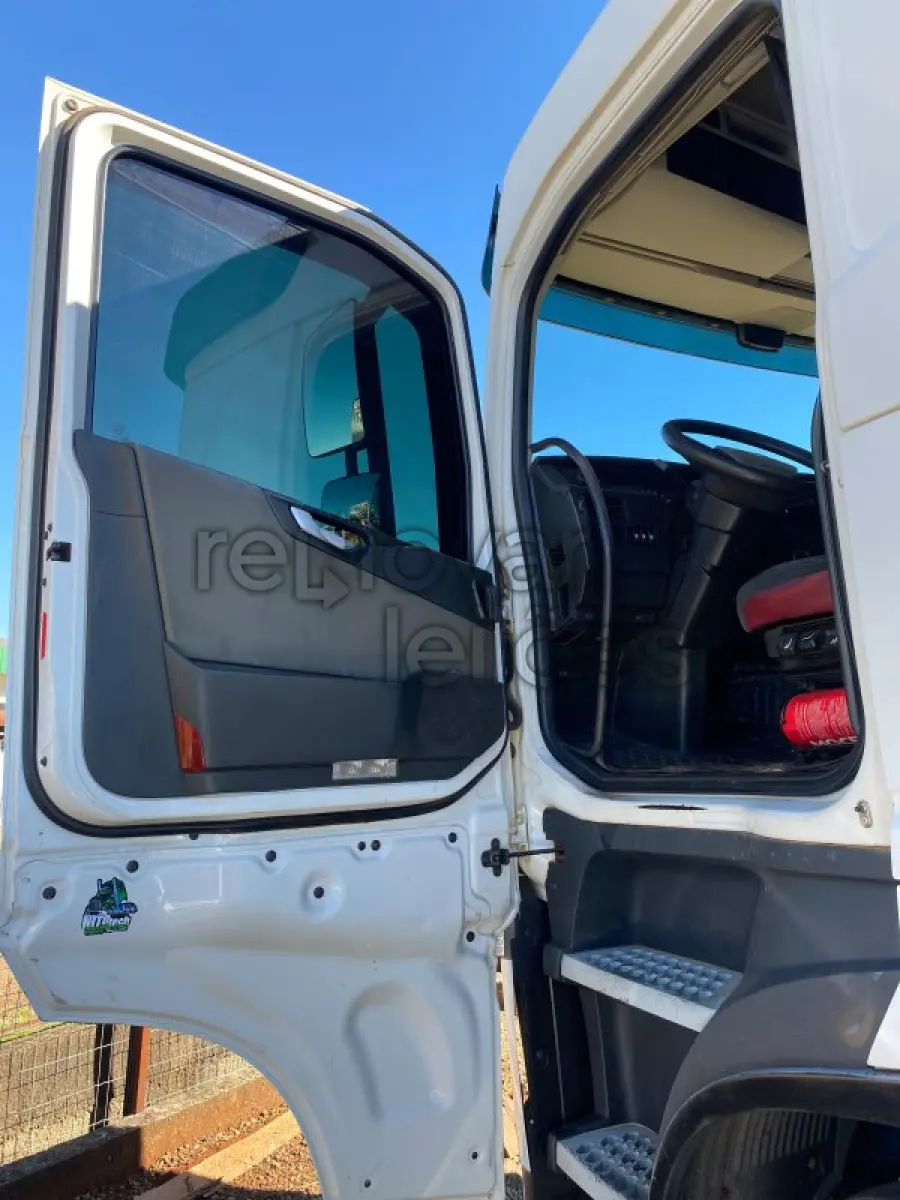 LOTE 026 - VOLVO/FH 540 6X4T - ANO 2017/2018 - SICREDI ALTOS DA SERRA - DEPOSITADO EM TAPEJARA/RS